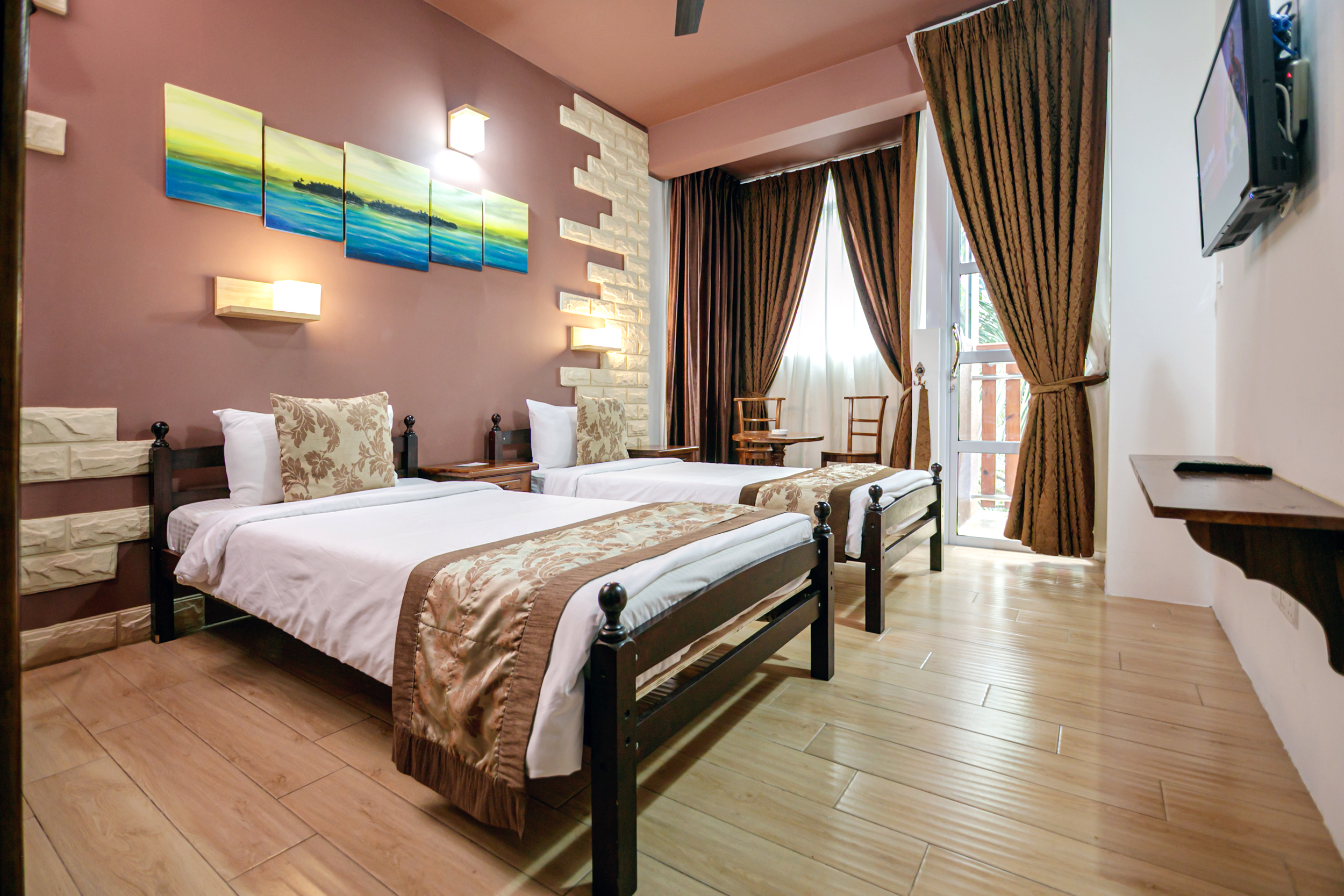 Twin Deluxe with Balcony