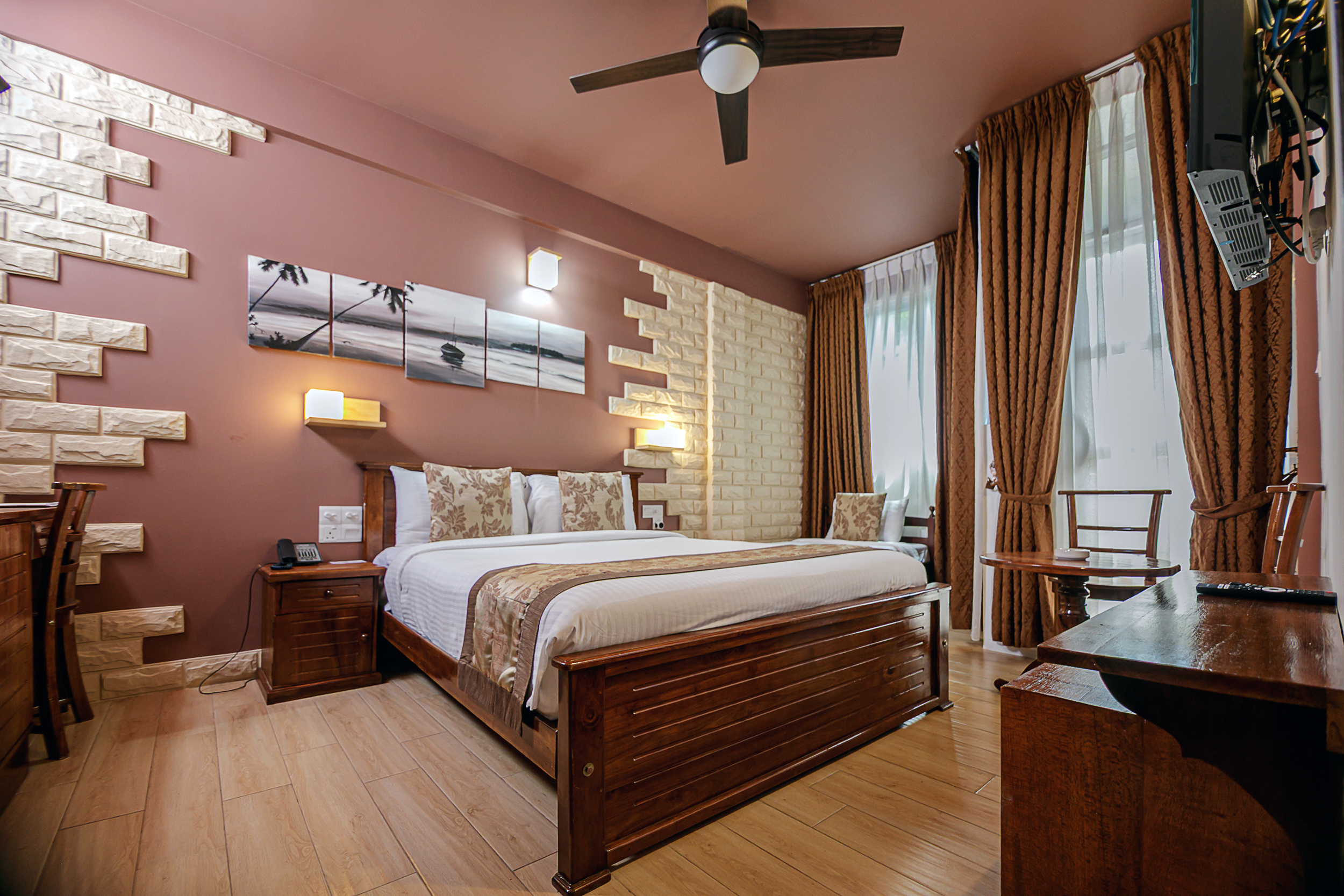 Double Deluxe One Bed