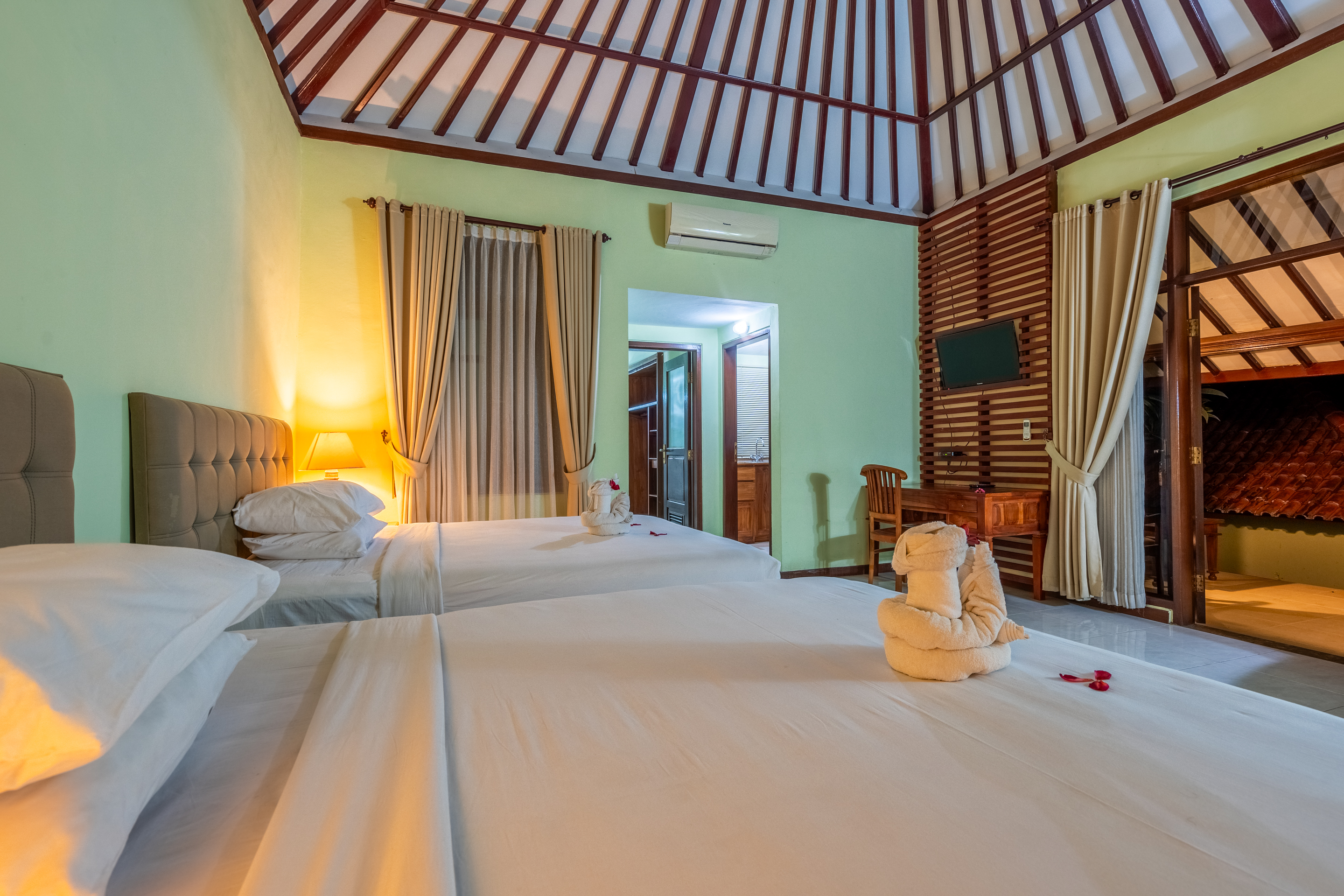 Twin Executive 2 Double Beds