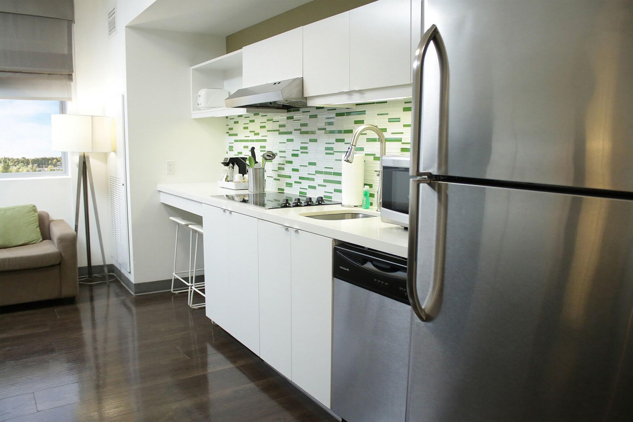 Studio Two Queen Beds