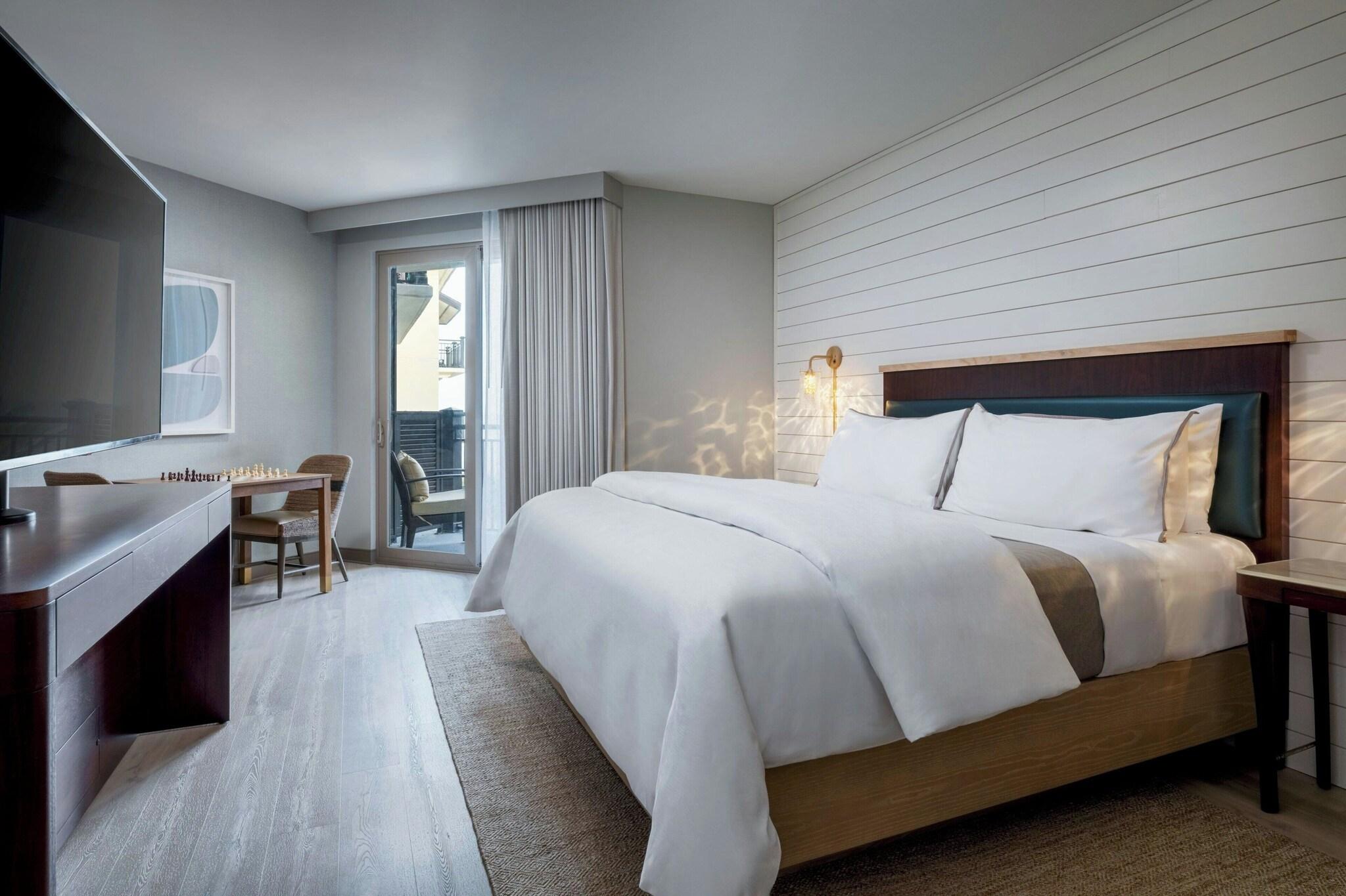 Studio Ocean View King Bed