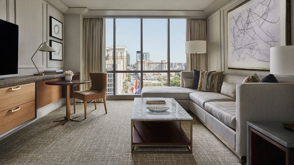 Suite City View King Bed