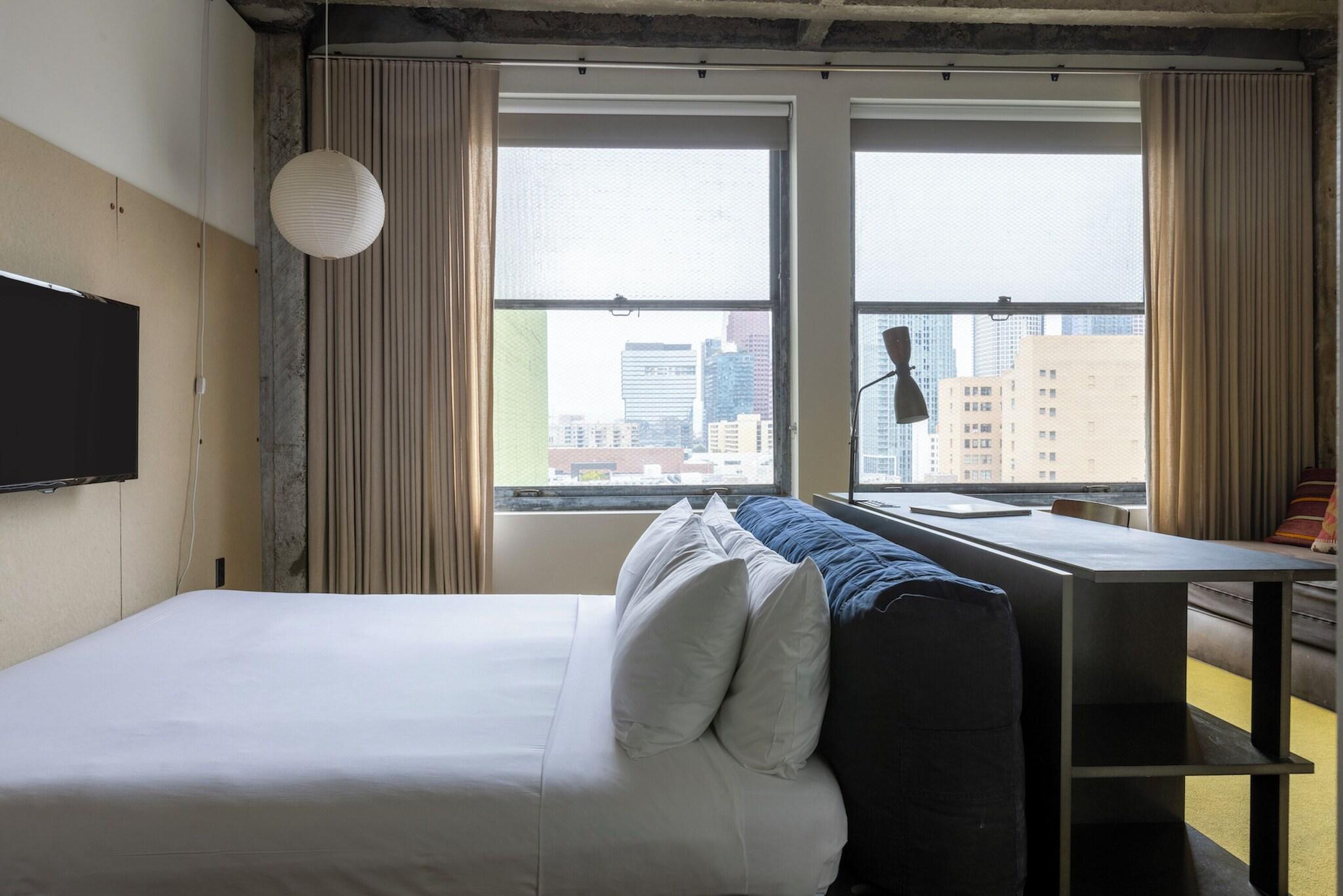 Double Deluxe King Bed