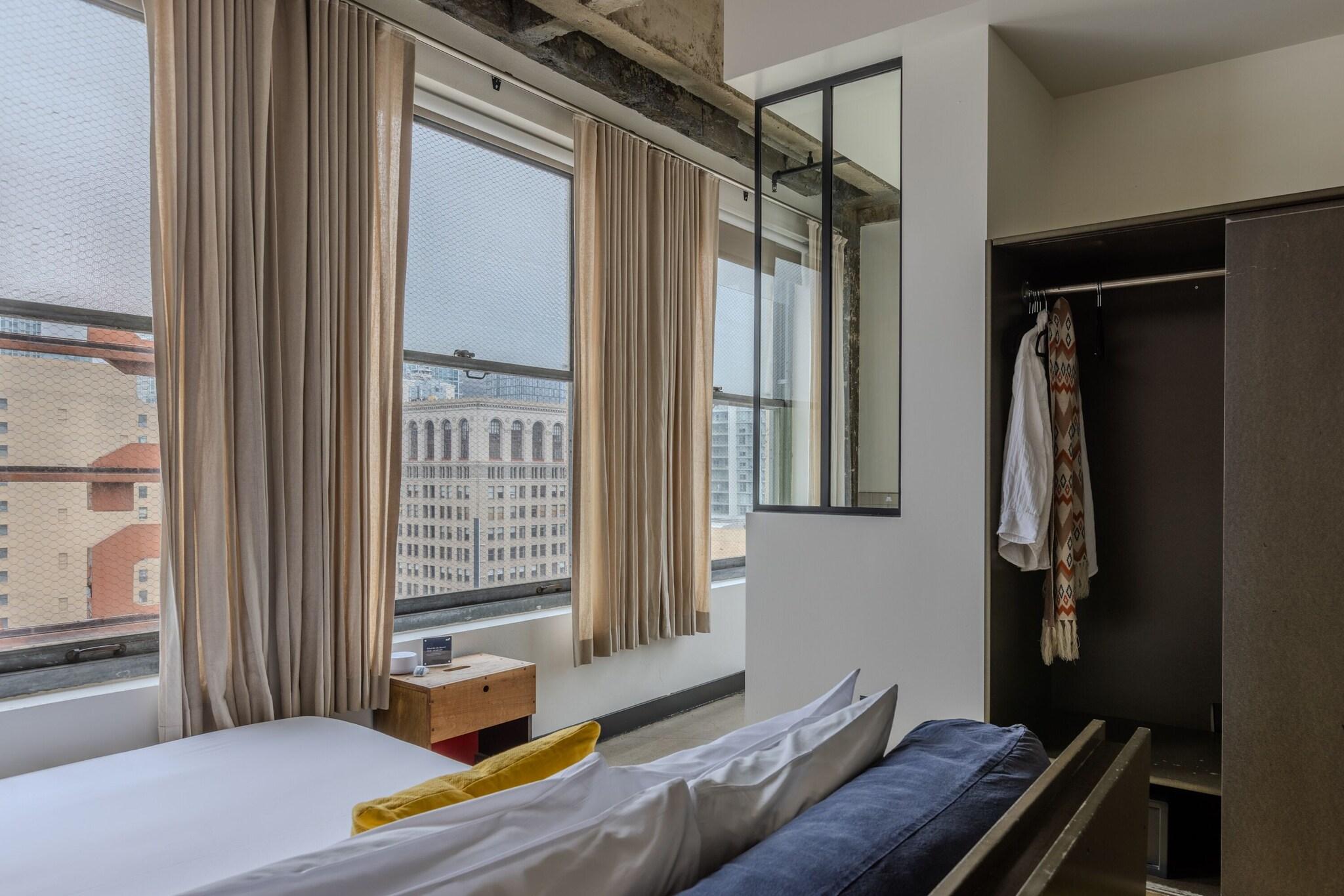 Studio King Size Bed