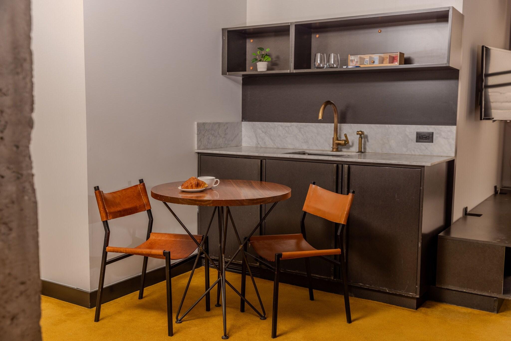 Studio Premier King Bed