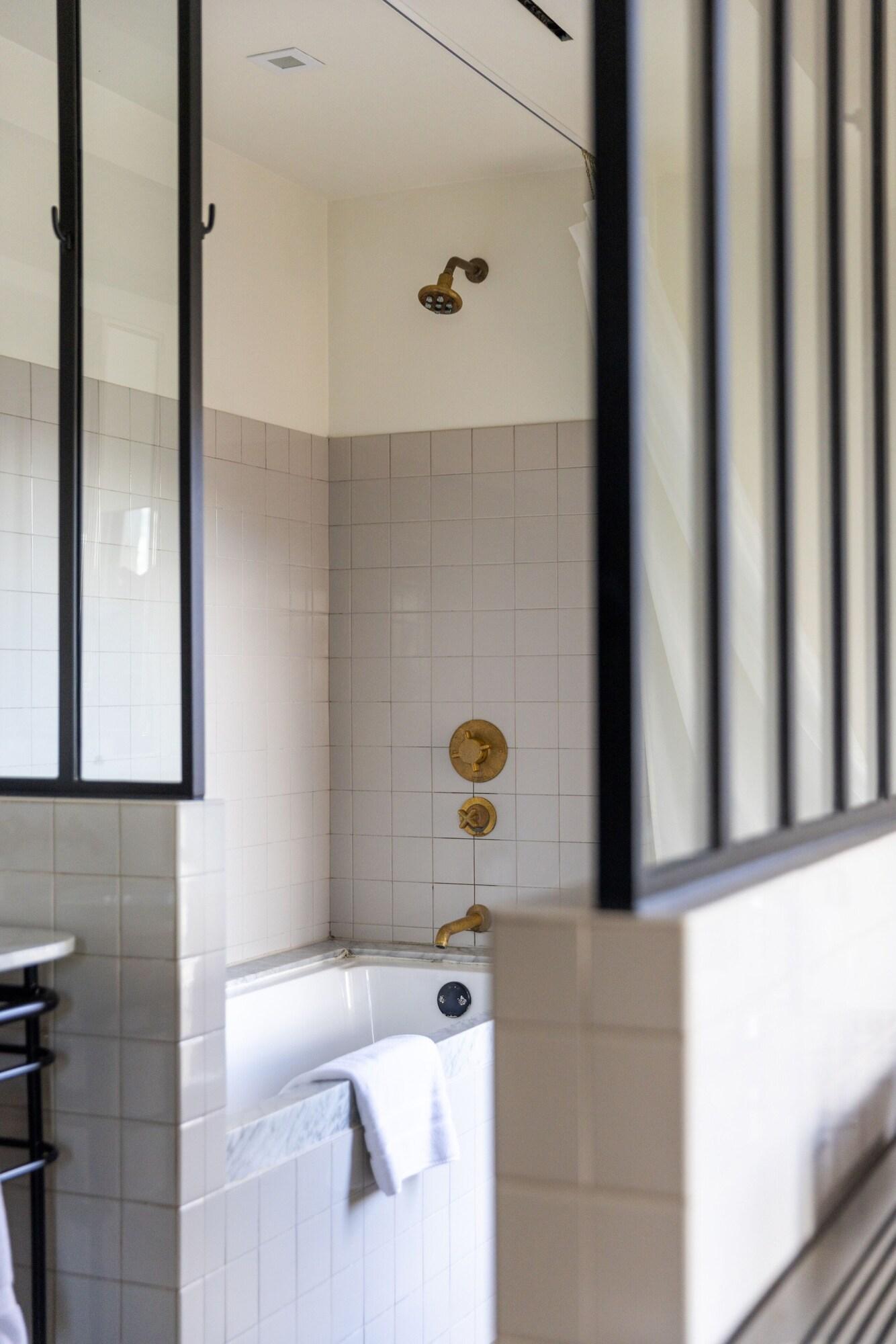 Double Premier King Bed