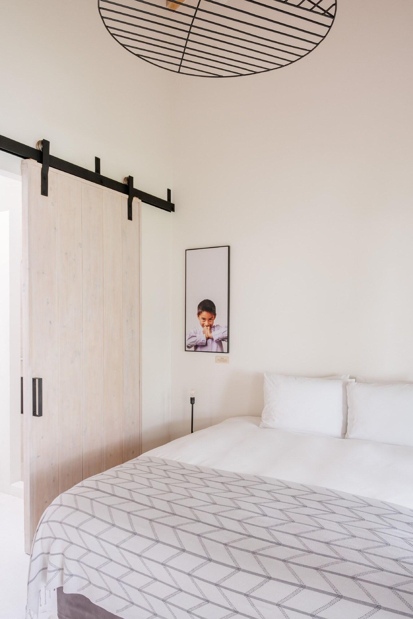 Double Garden View King Bed