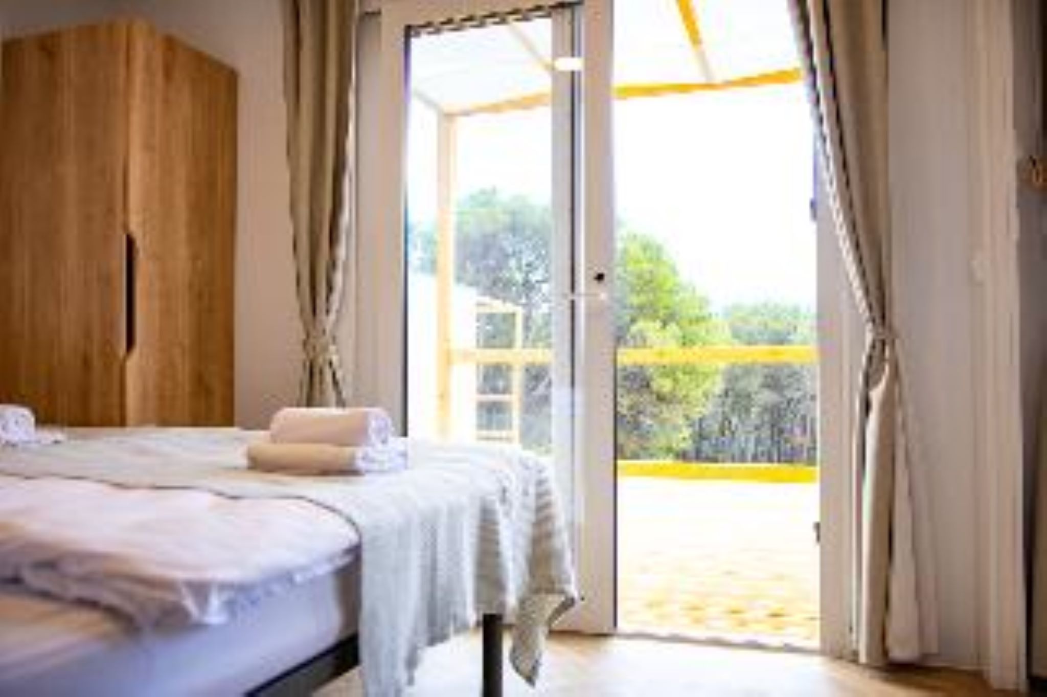 Mobile Home Two Bedrooms Two Bathrooms