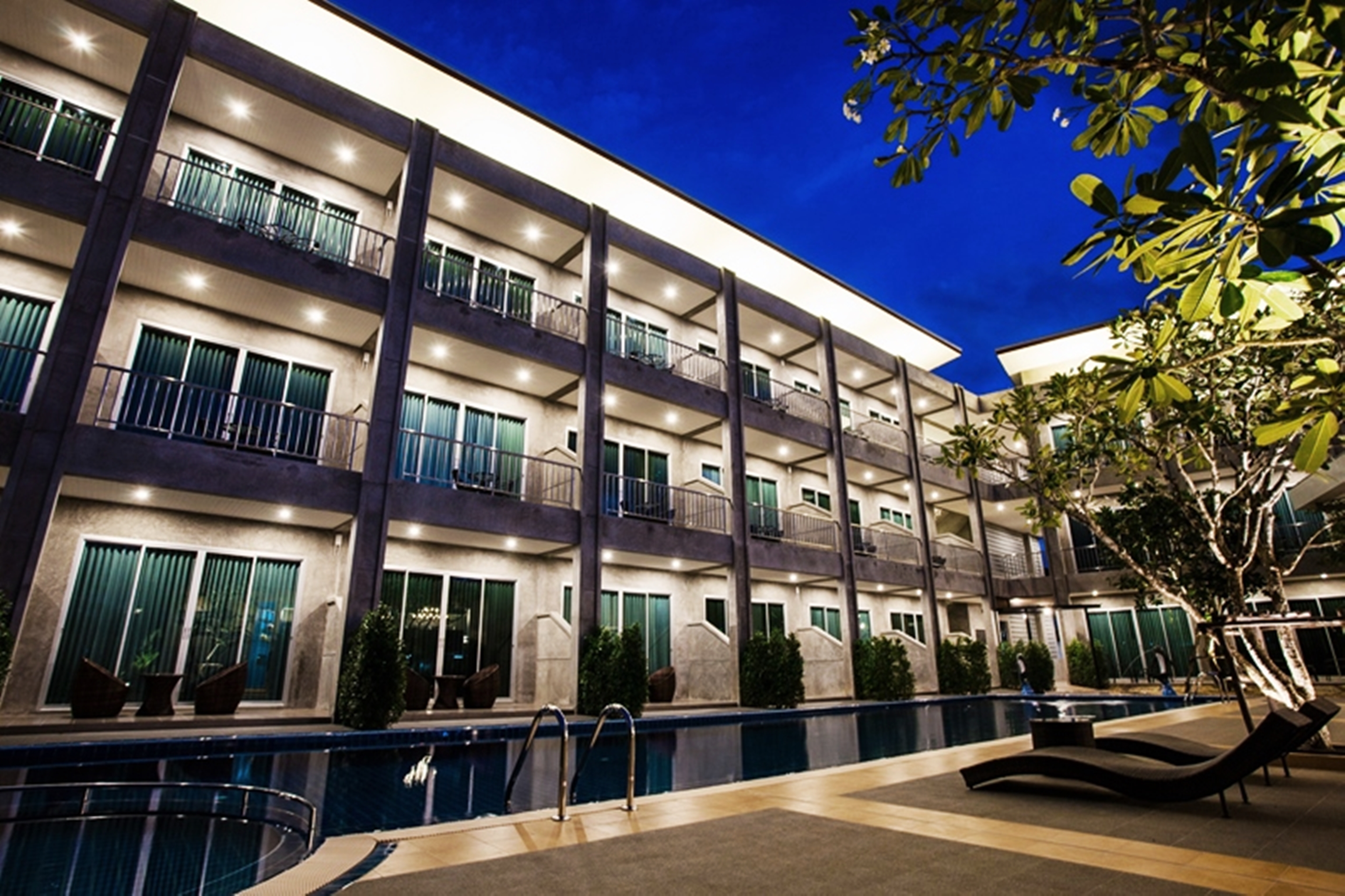 Double Deluxe Pool View