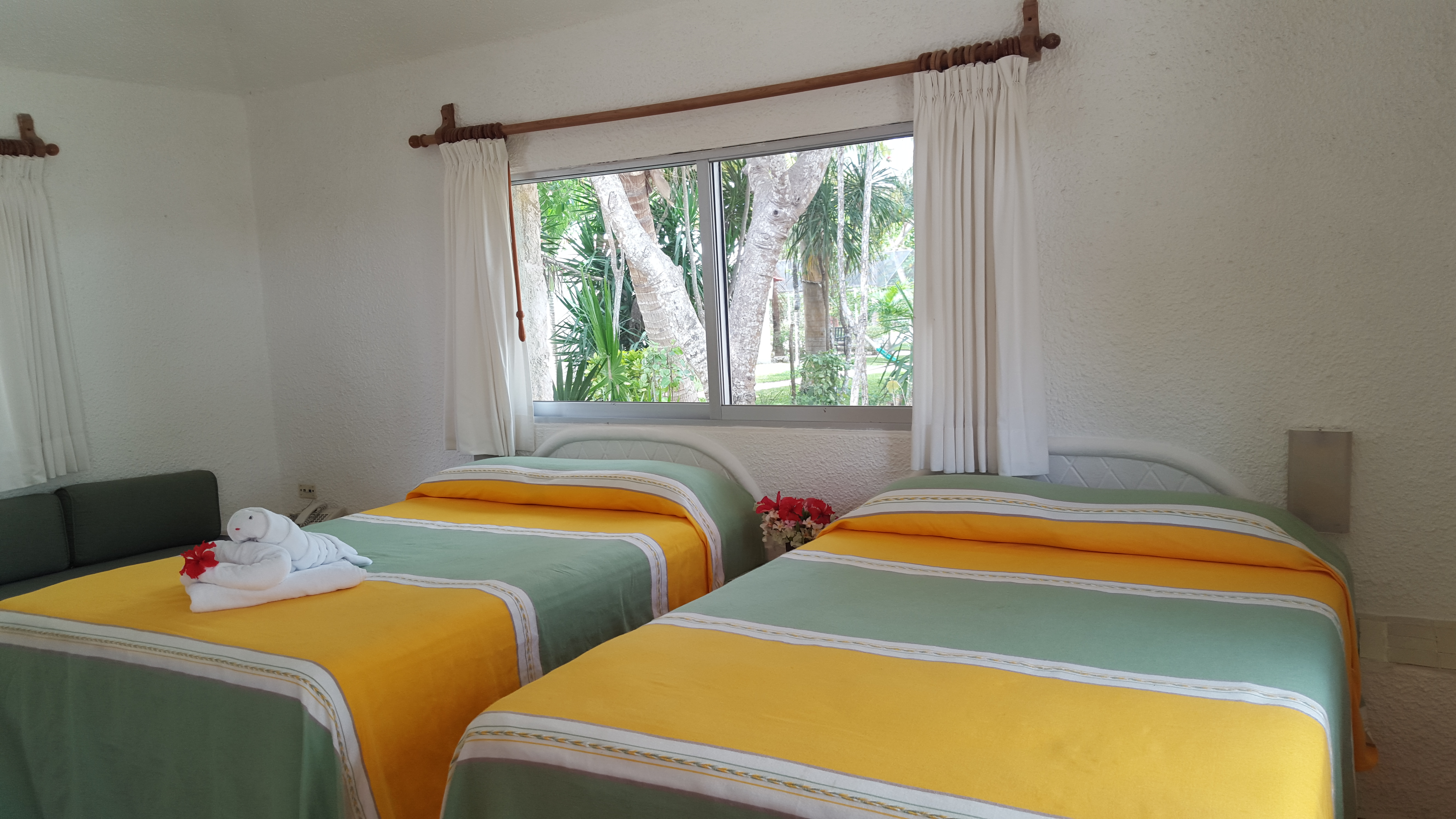 Bungalow Garden View