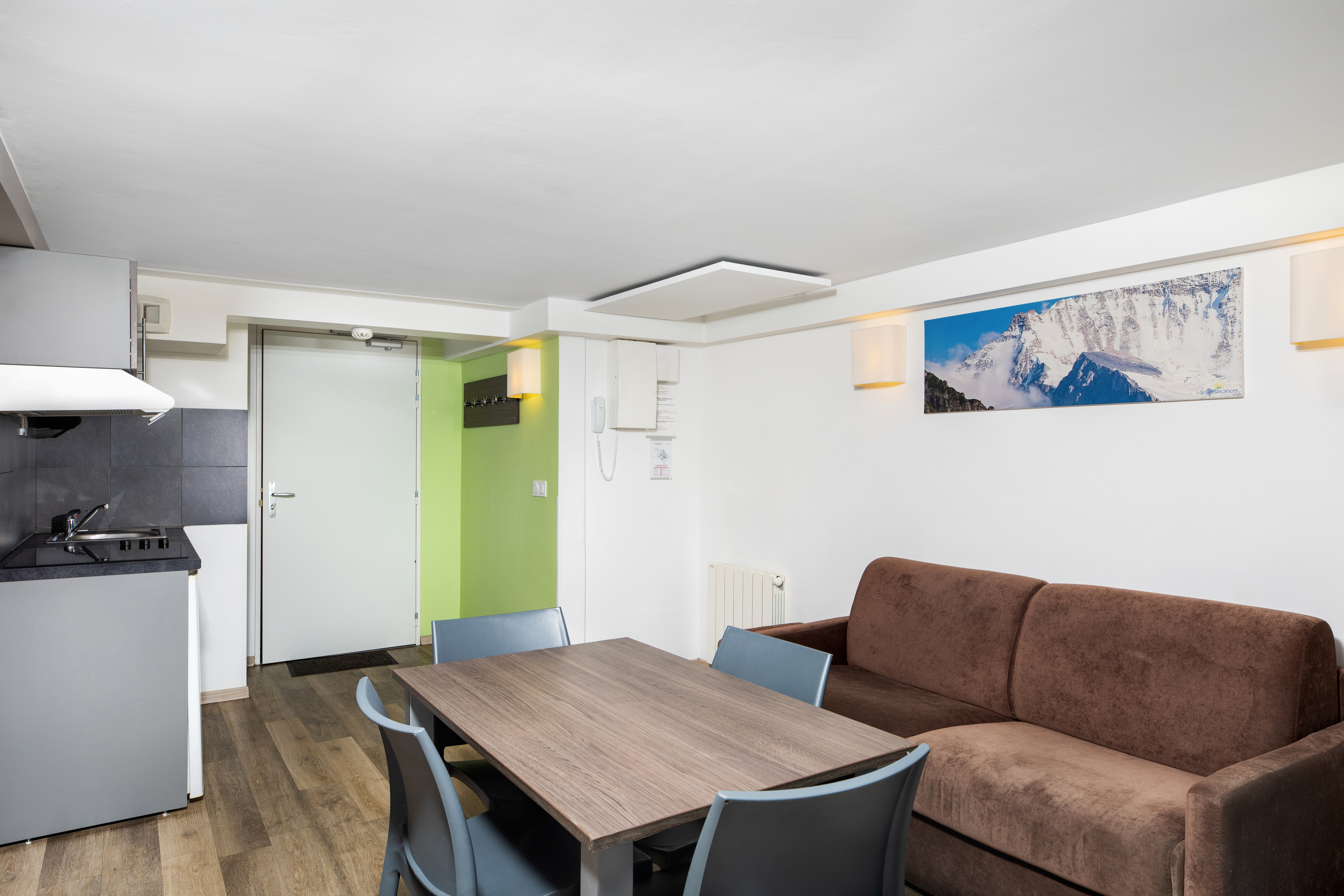 Apartment Capacity 4