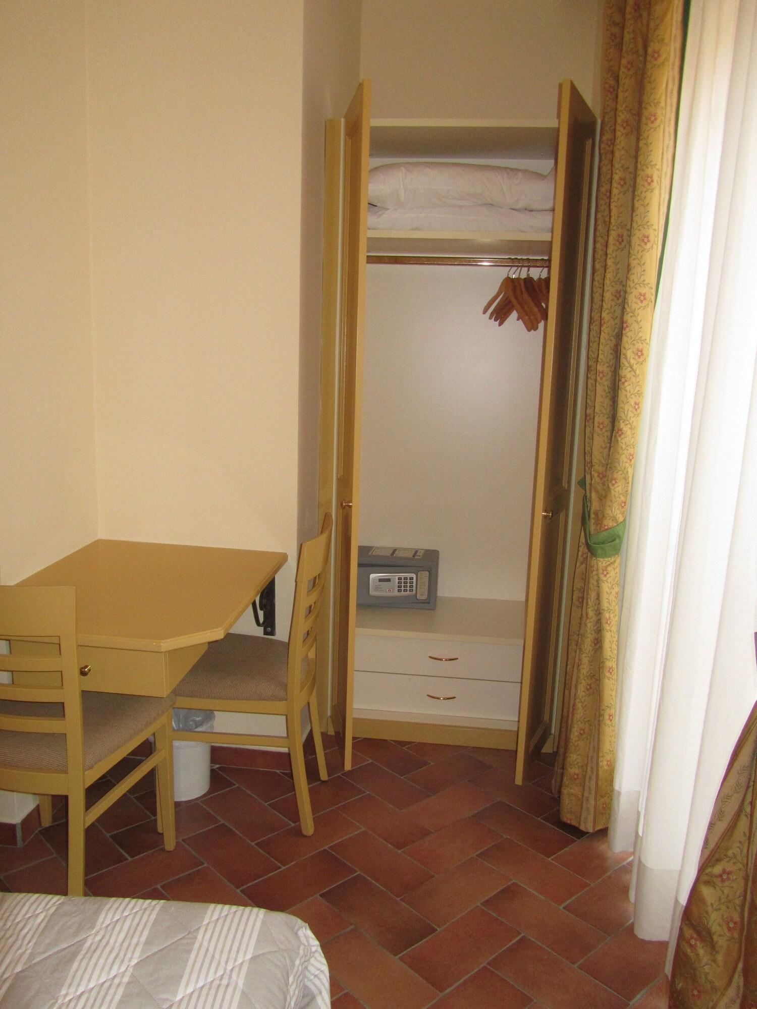 Double Classic Double Bed