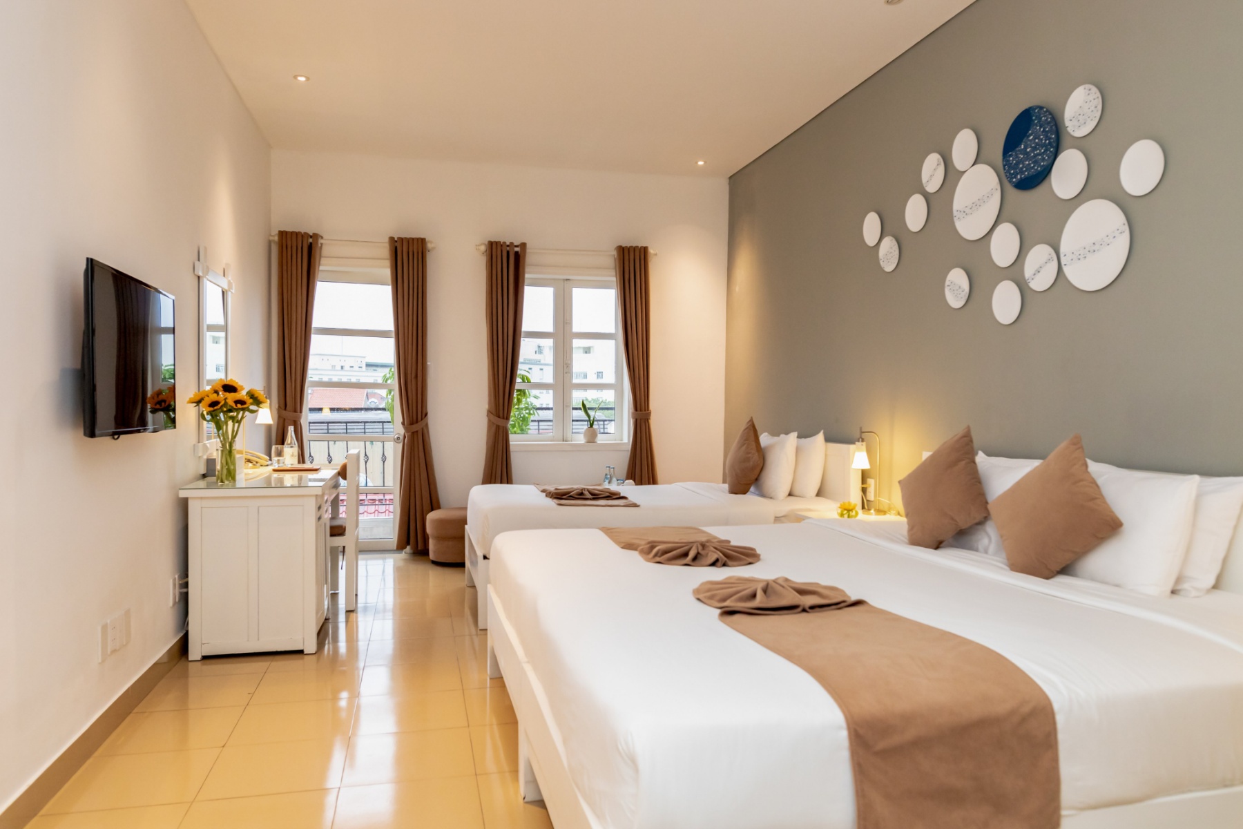 Family Room Three Beds