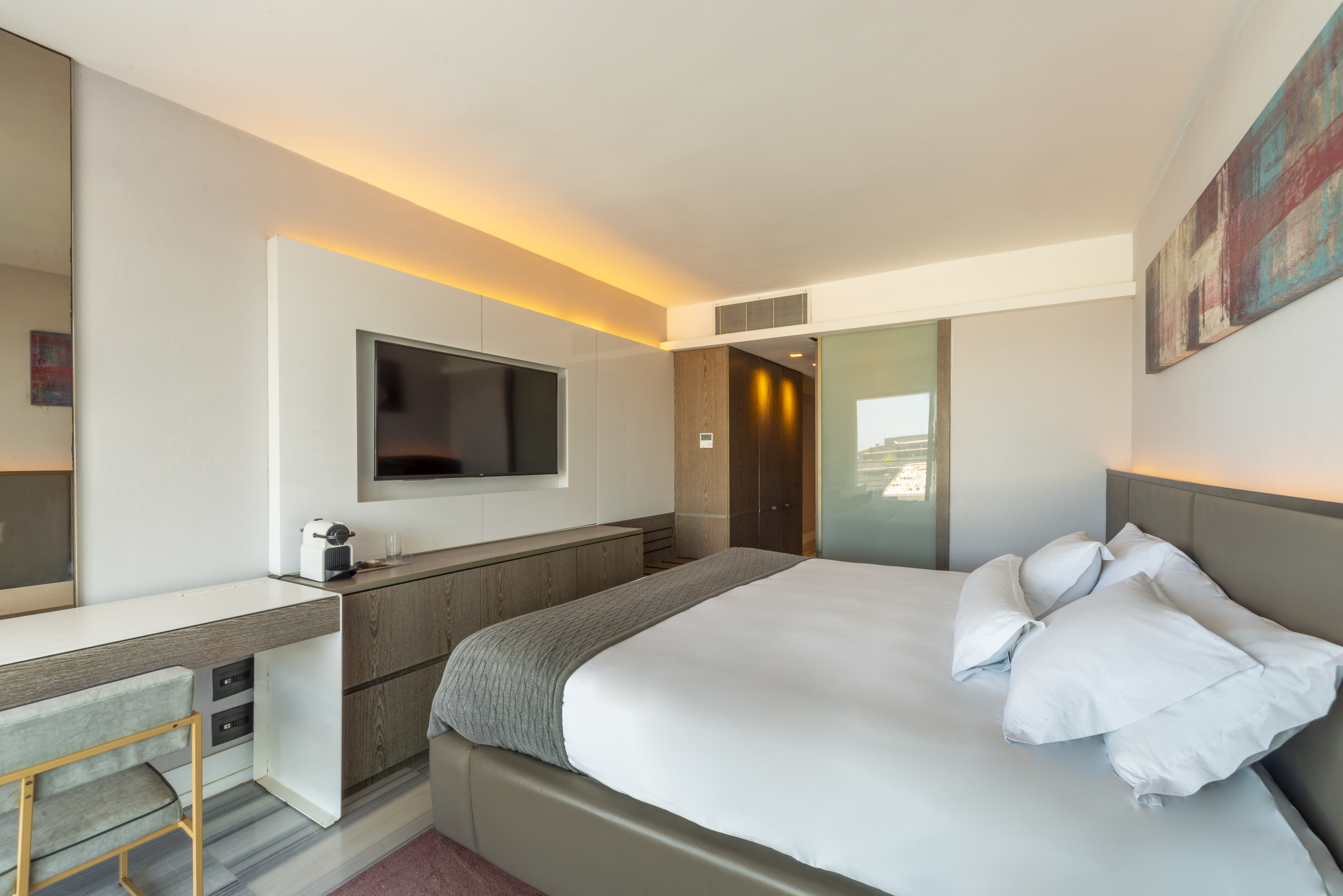 Single Mountain View