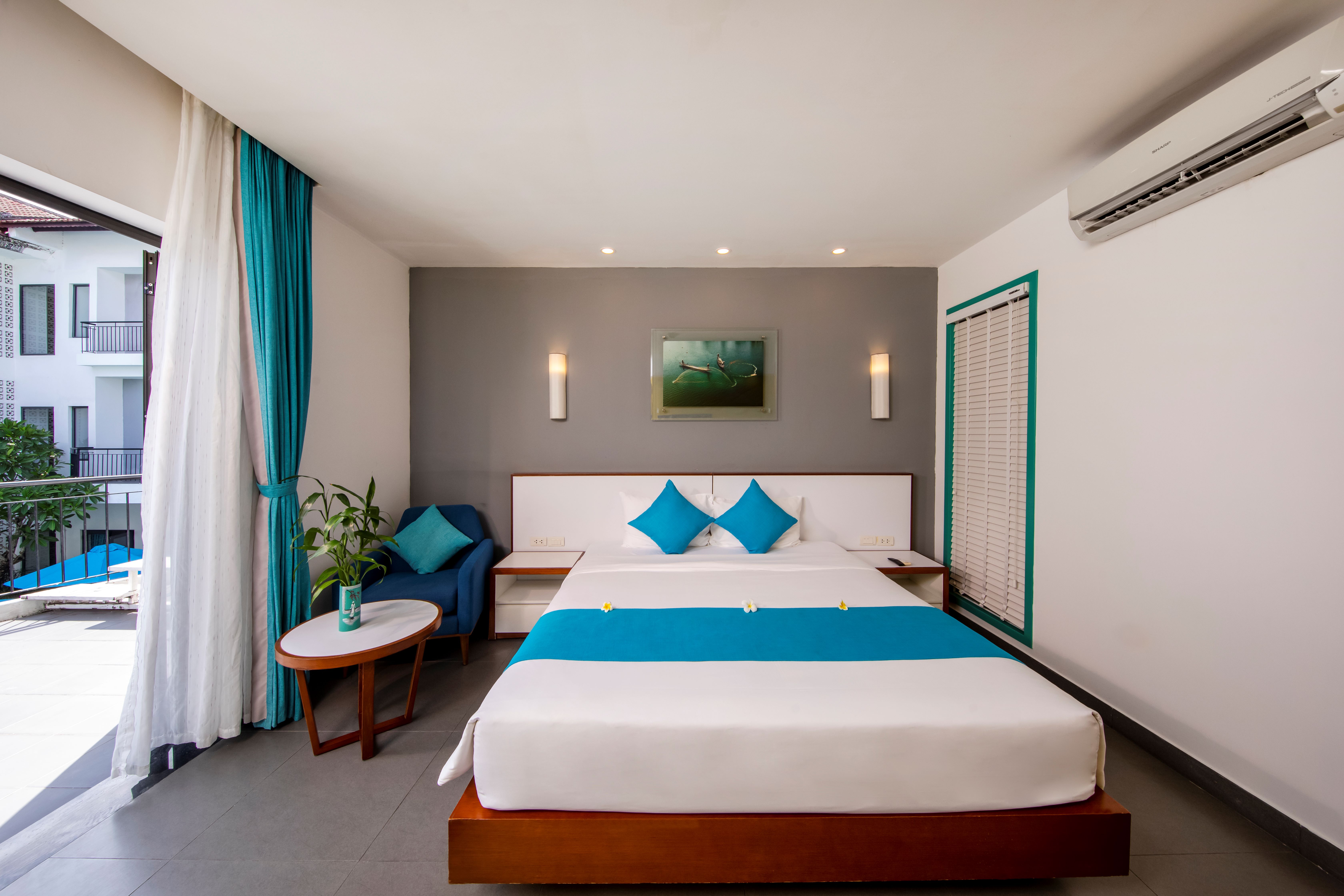 Double Deluxe Pool View