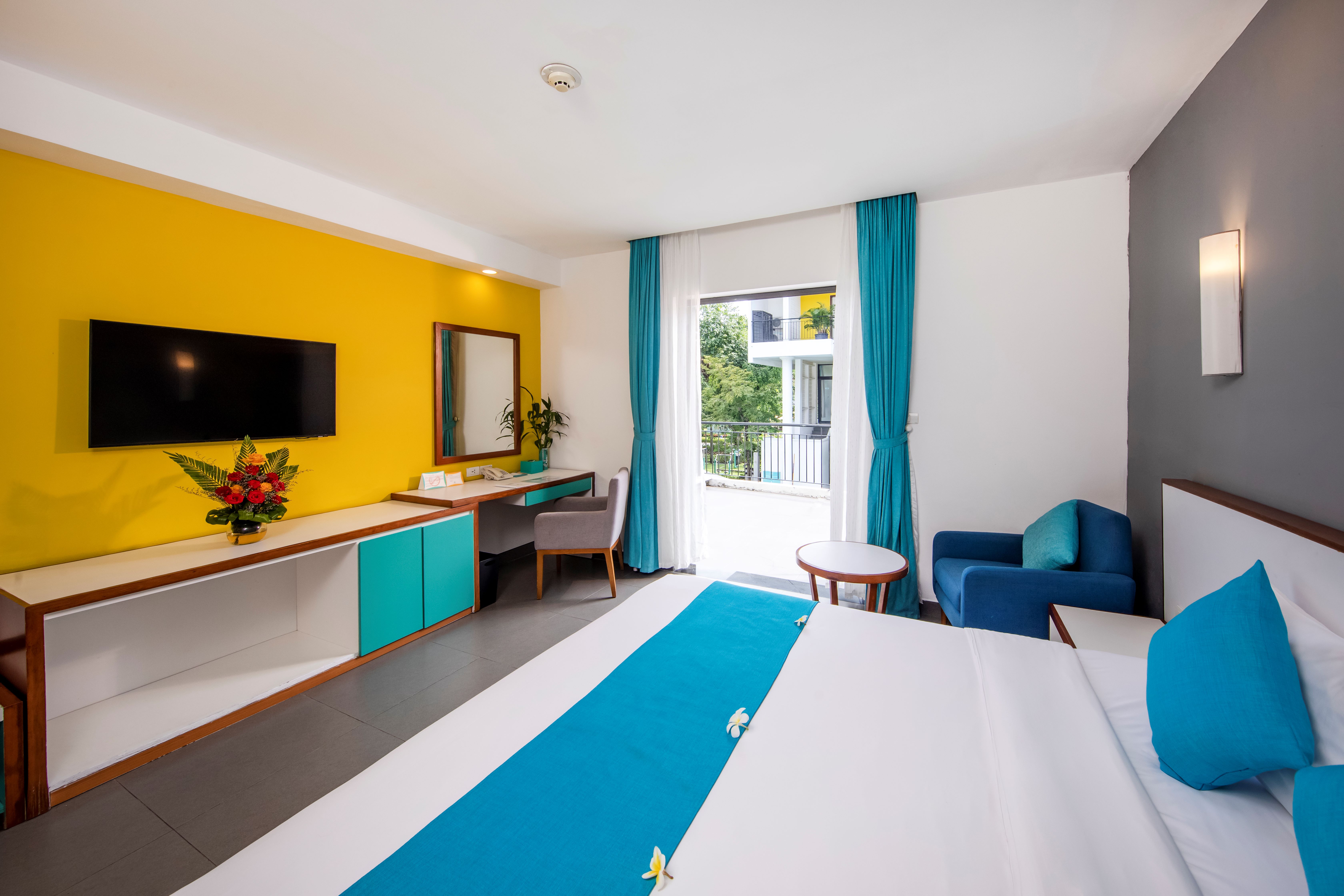 Double Deluxe Pool View