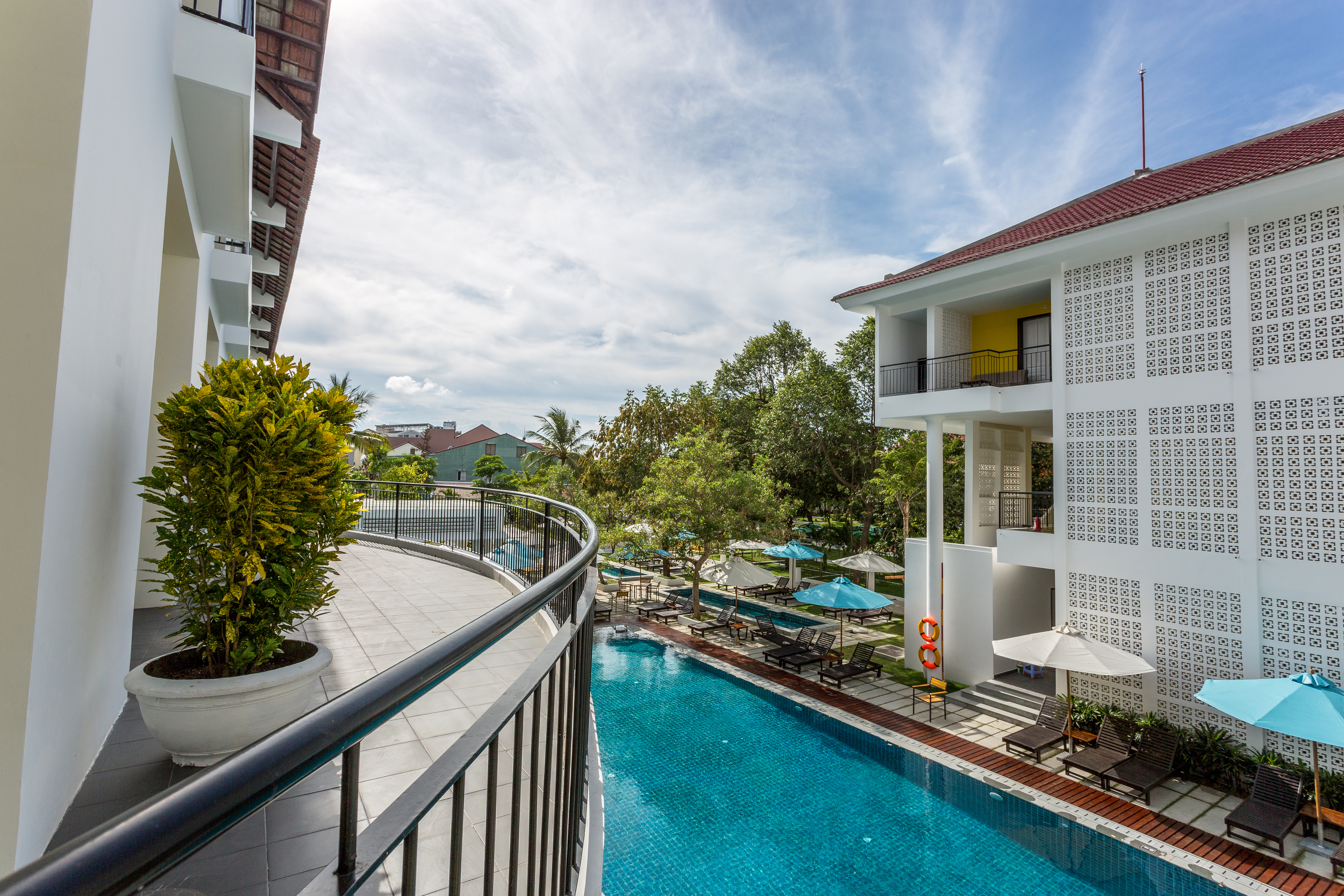 Double Deluxe Pool View