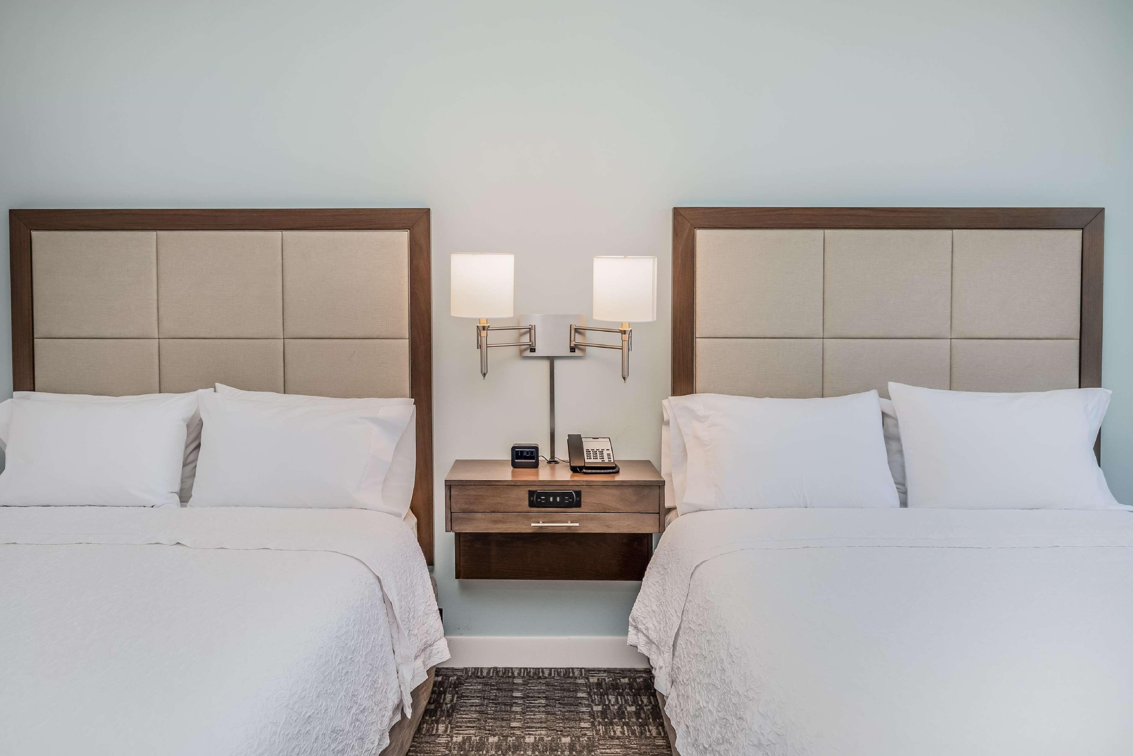 Studio Two Queen Beds