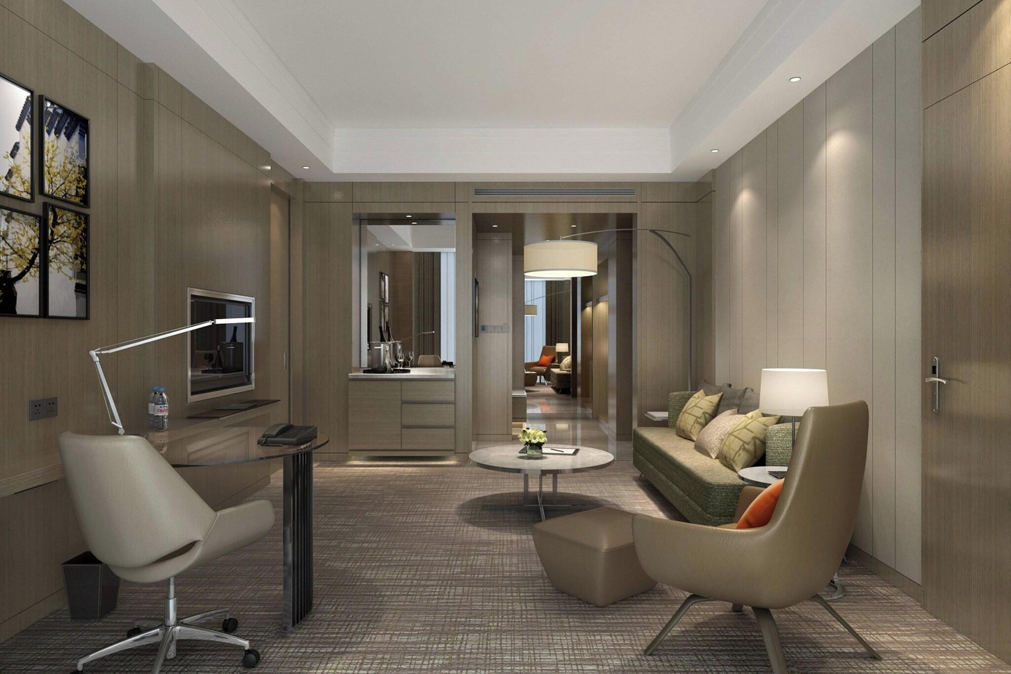 Suite City View King Bed