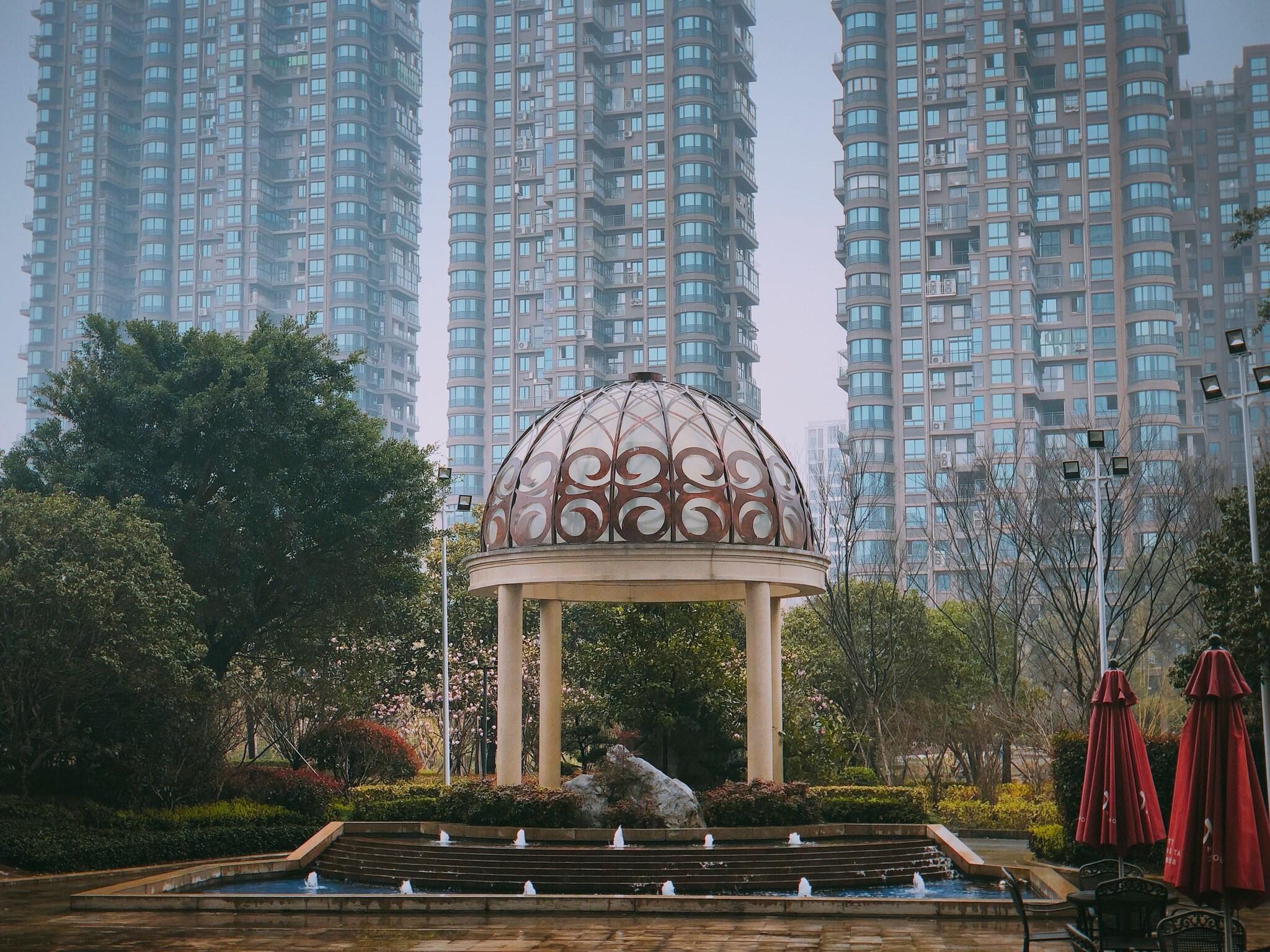 Double Garden View King Bed