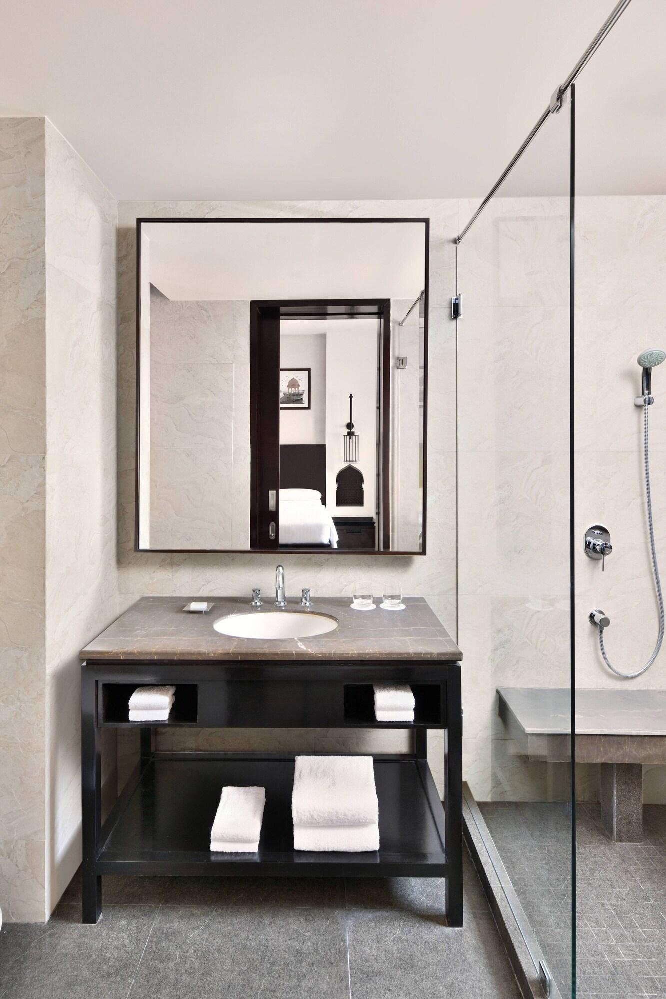 Double Deluxe King Bed