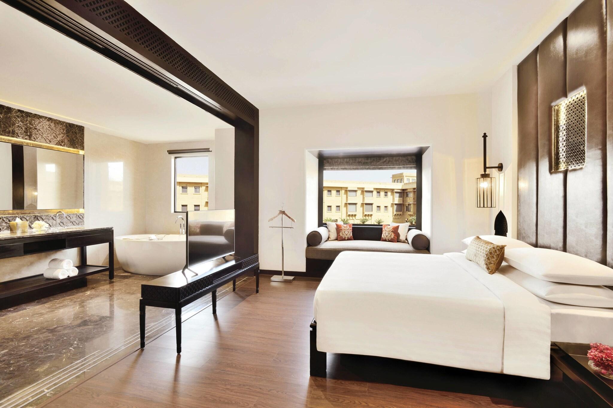 Double Deluxe King Bed