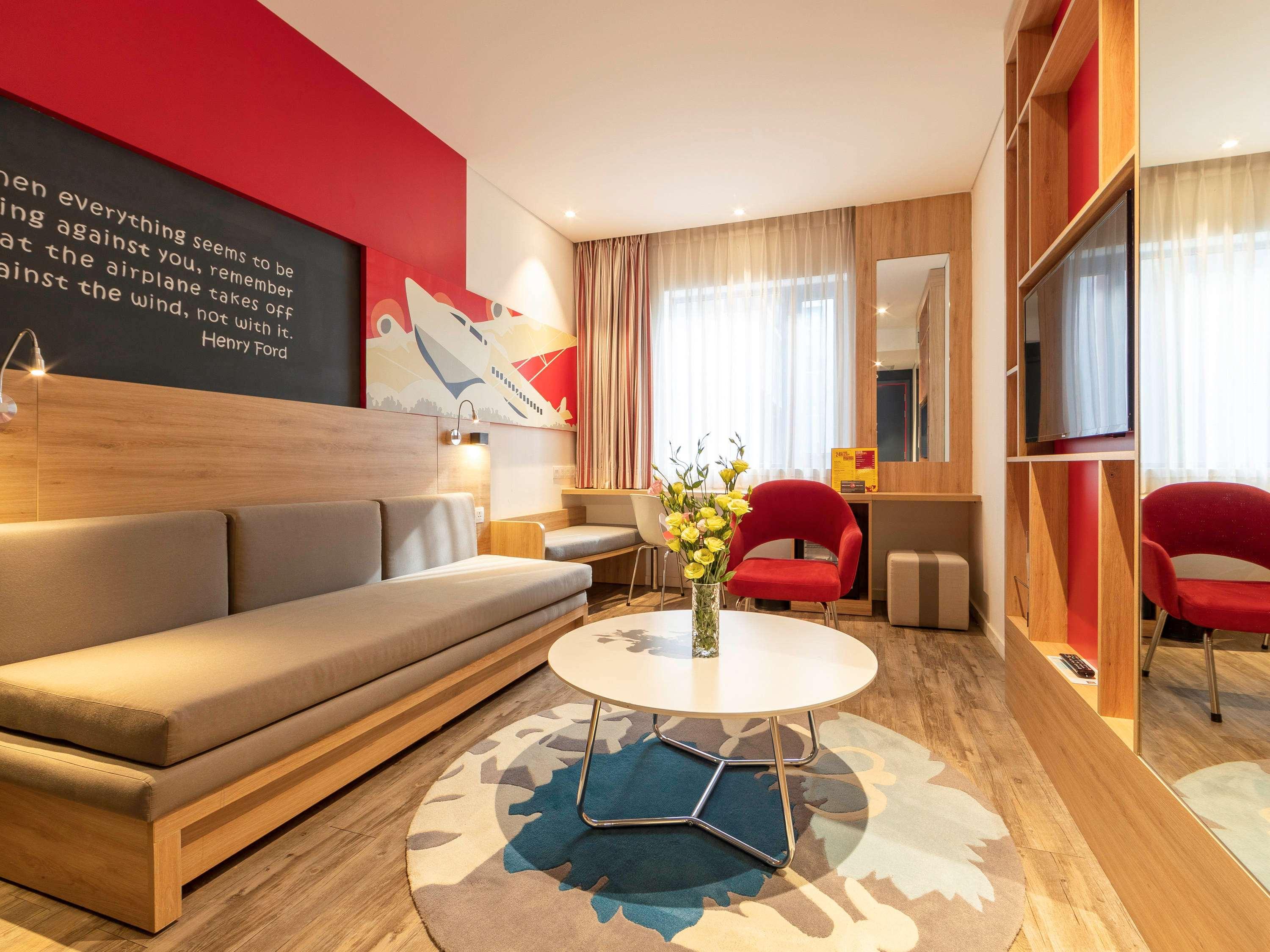 Studio Queen Size Bed