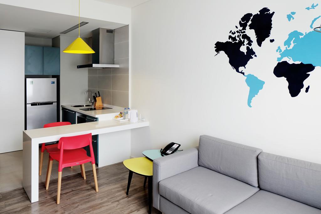 Studio King Size Bed