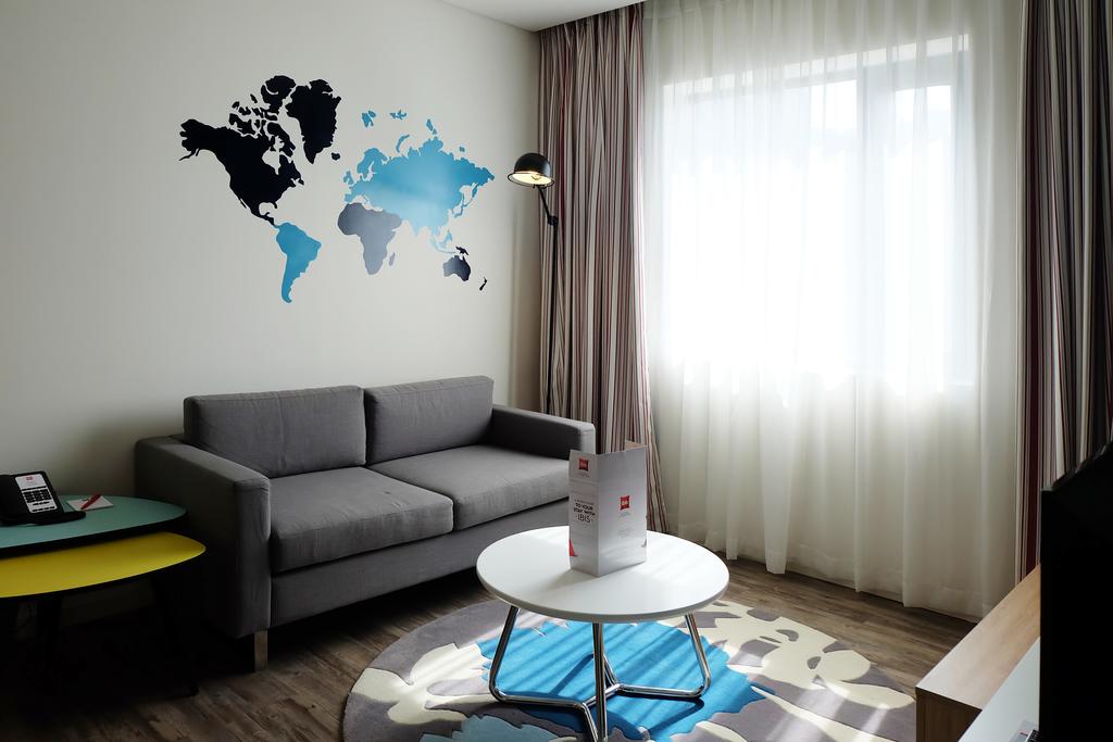 Studio King Size Bed