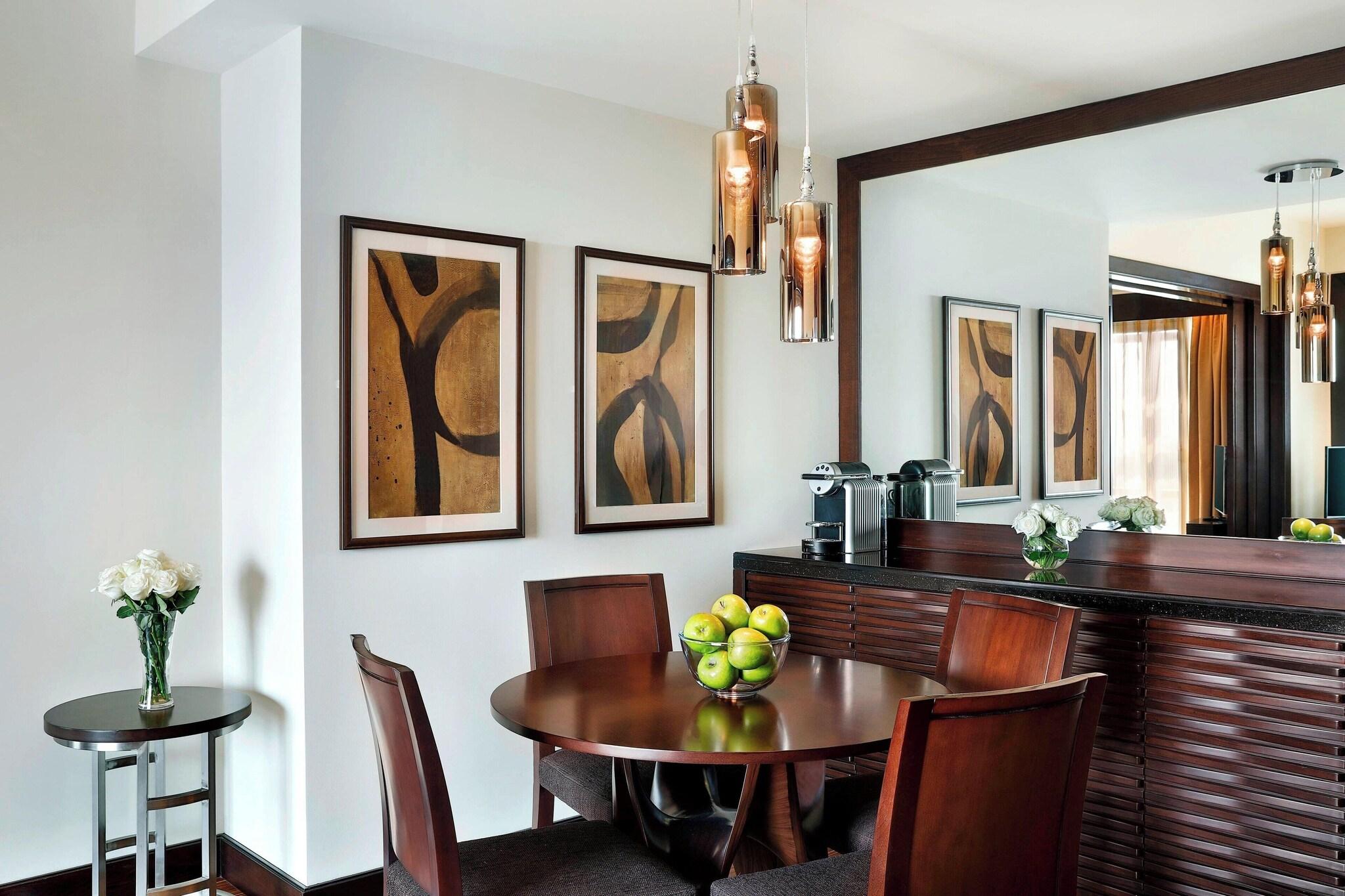 Junior Suite King Size Bed