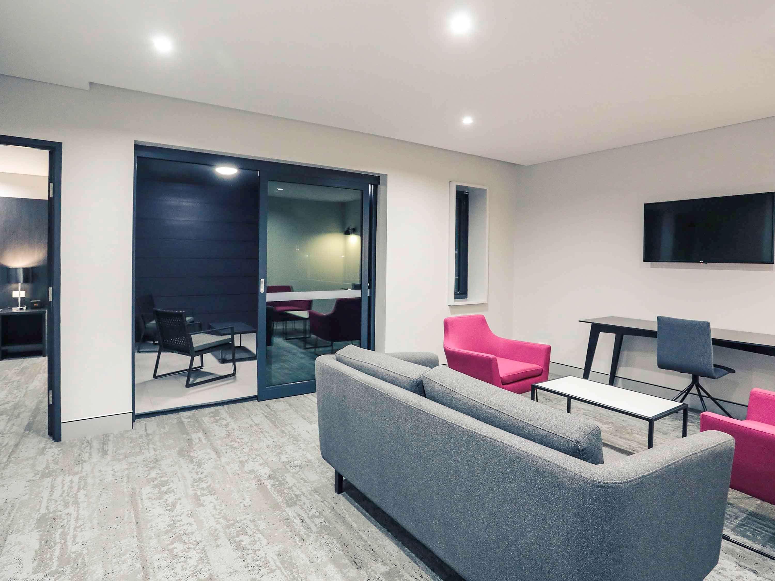 Apartment King Size Bed