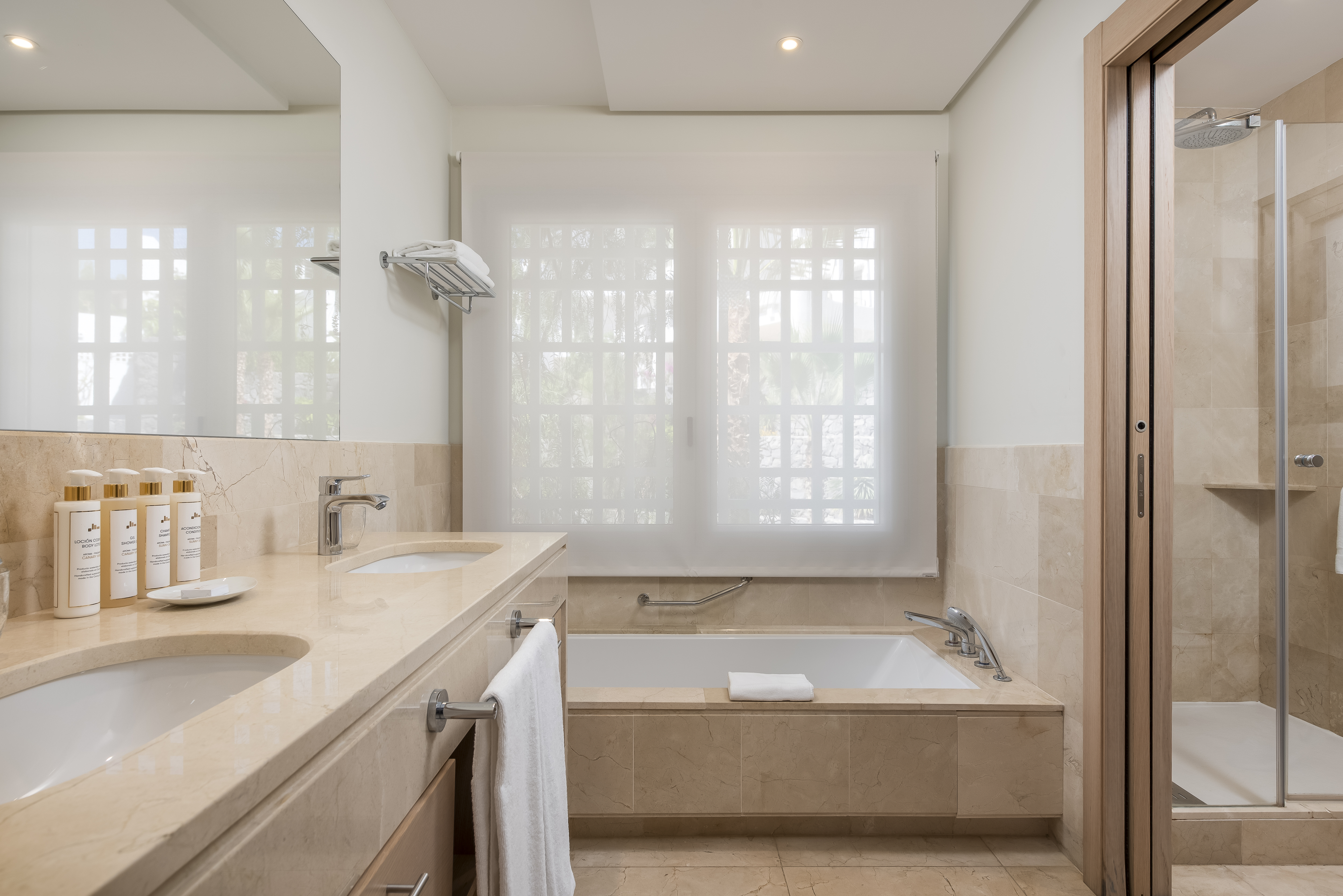 Suite Side Sea View Two Bedrooms