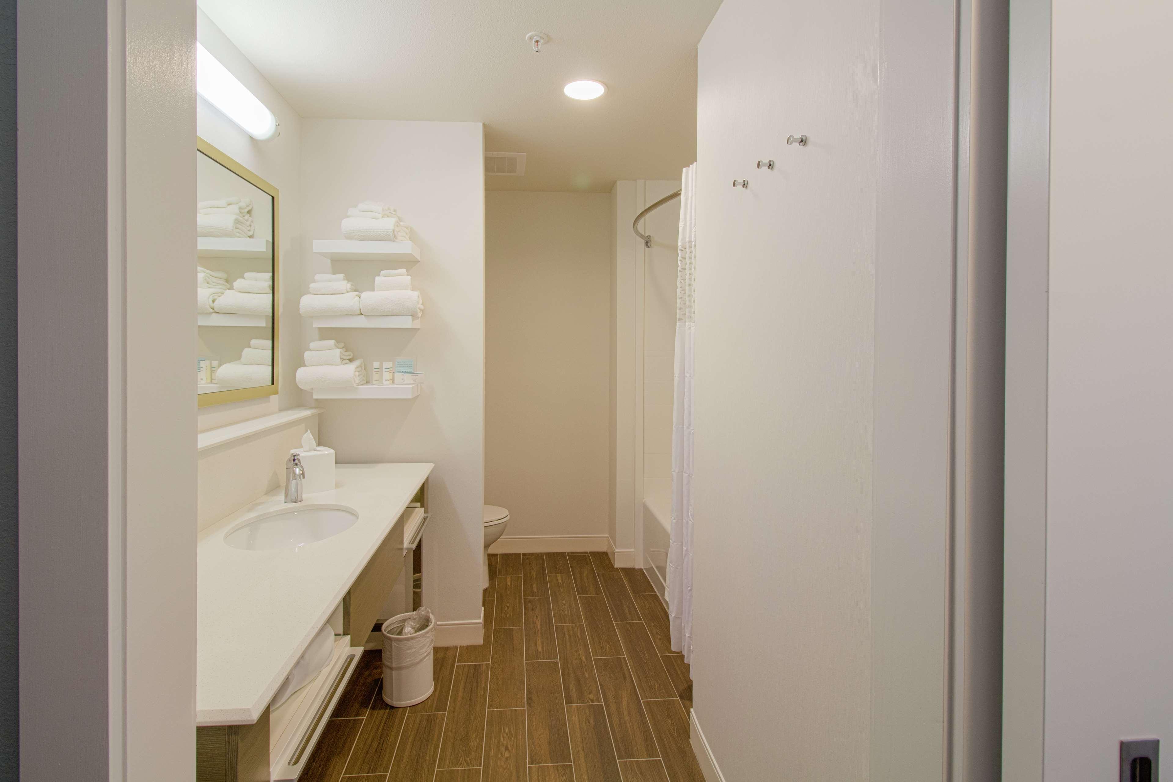 Double Two Queen Beds Non Smoking