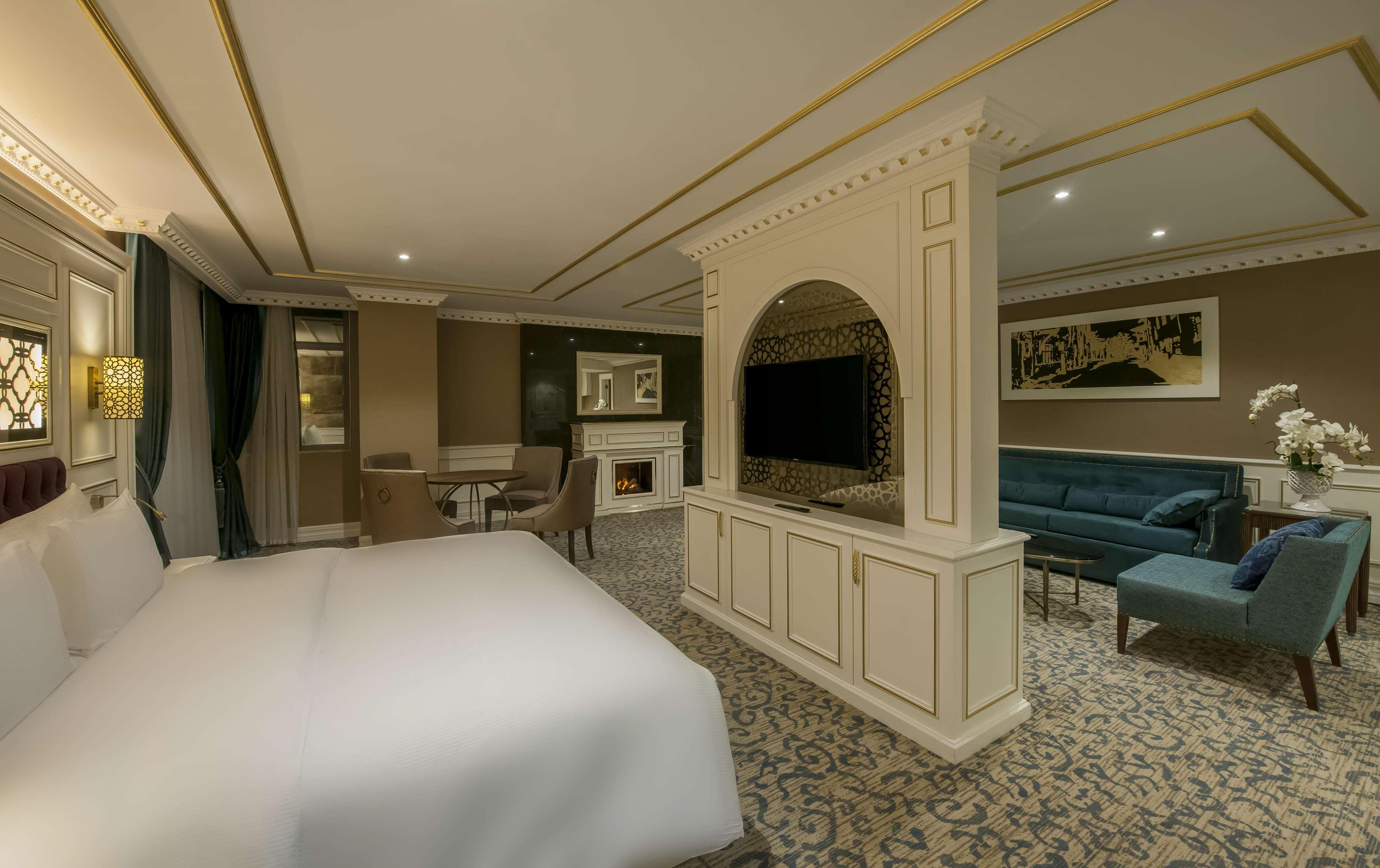 Junior Suite King Size Bed