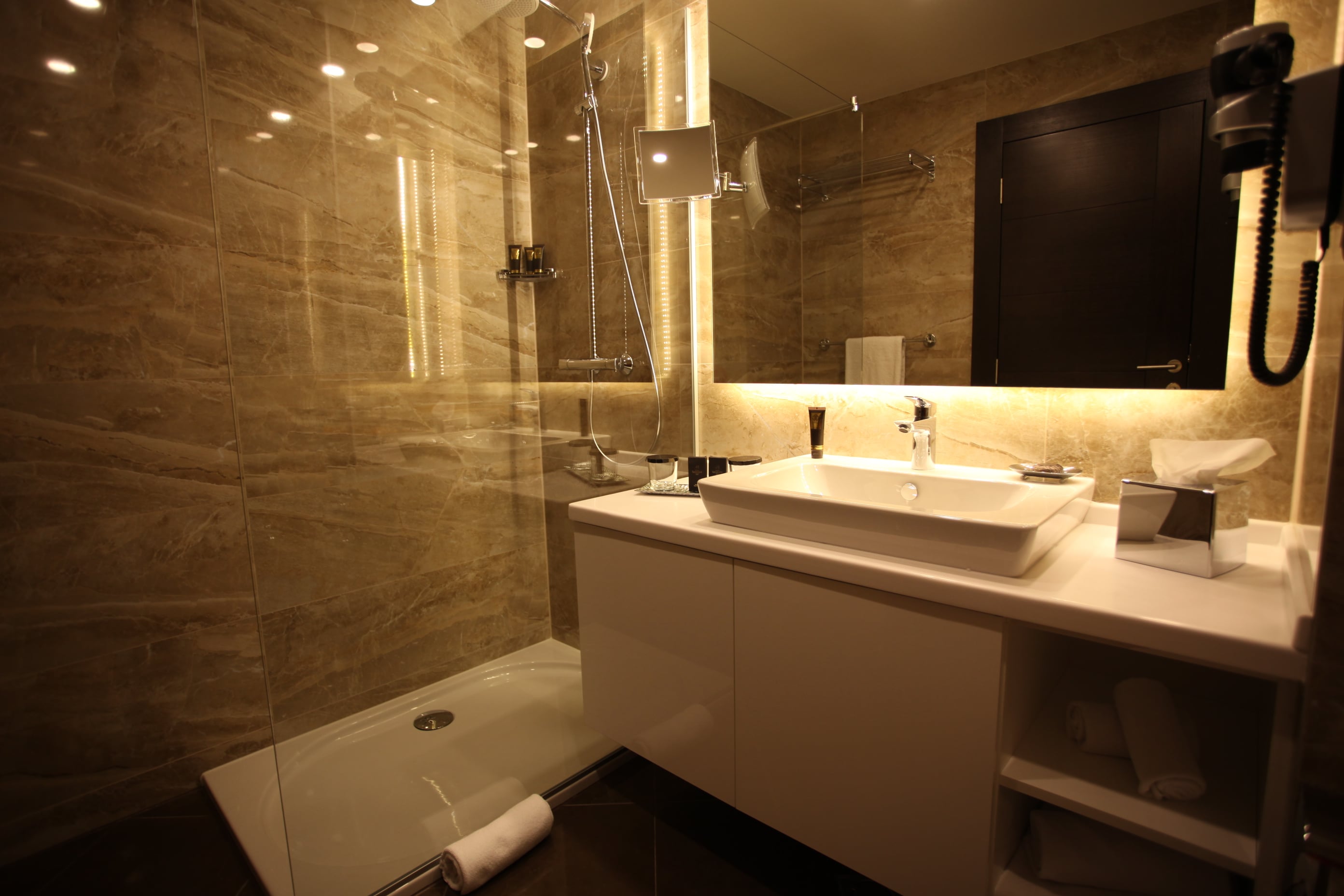 Double Single Executive