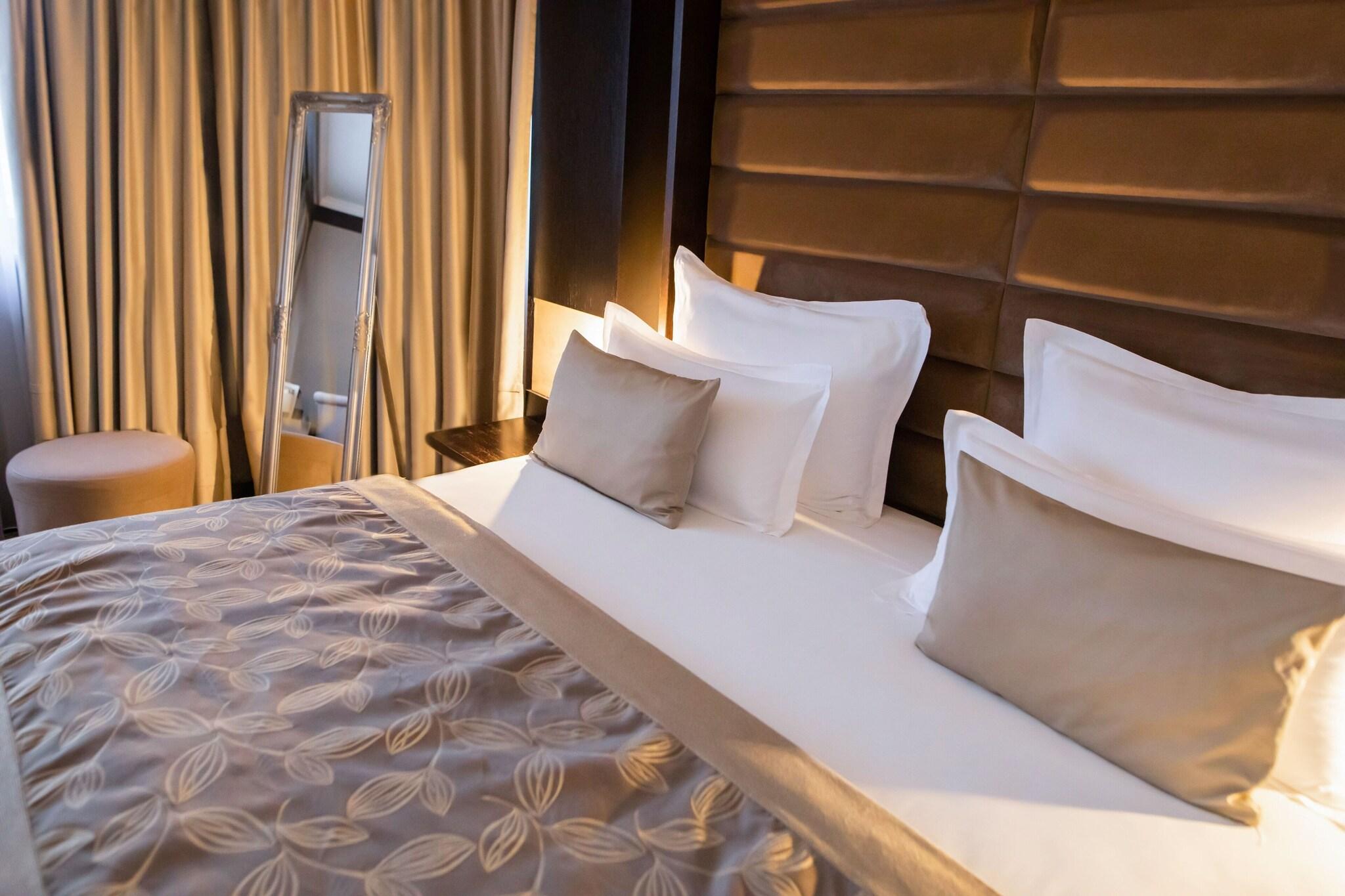 Apartment King Size Bed