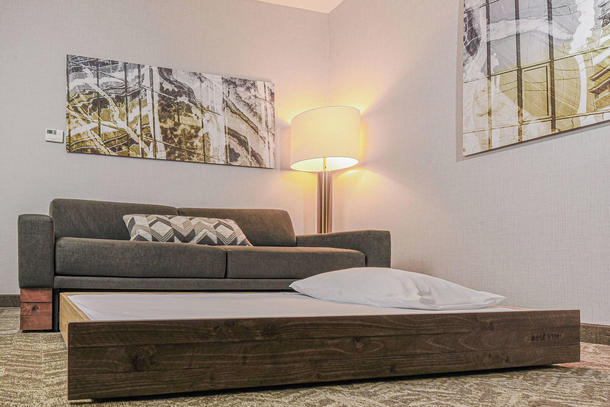 Studio Two Queen Beds