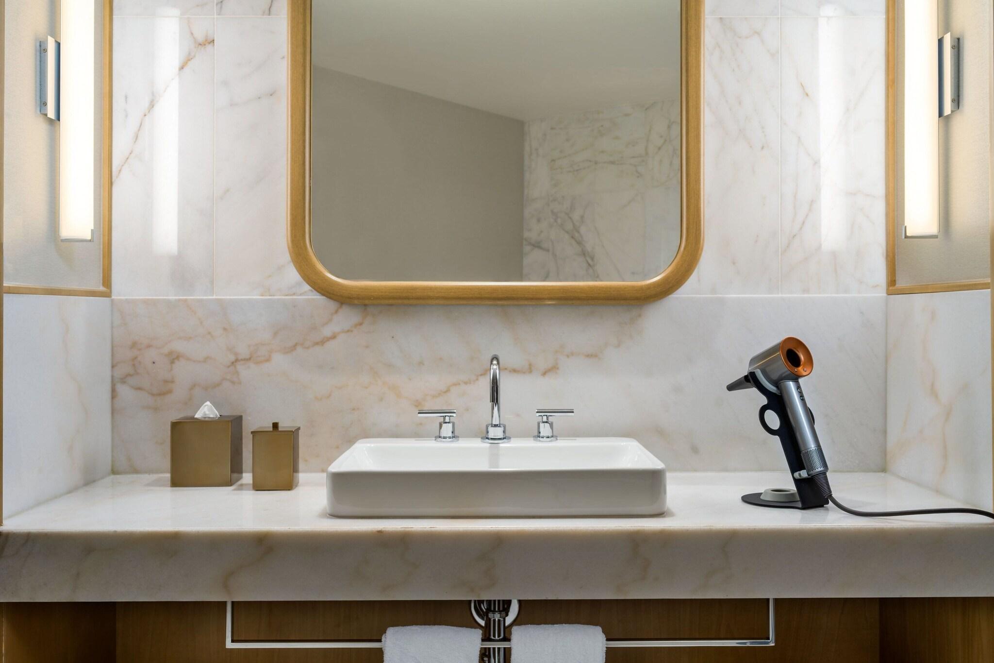 Suite Executive King Bed