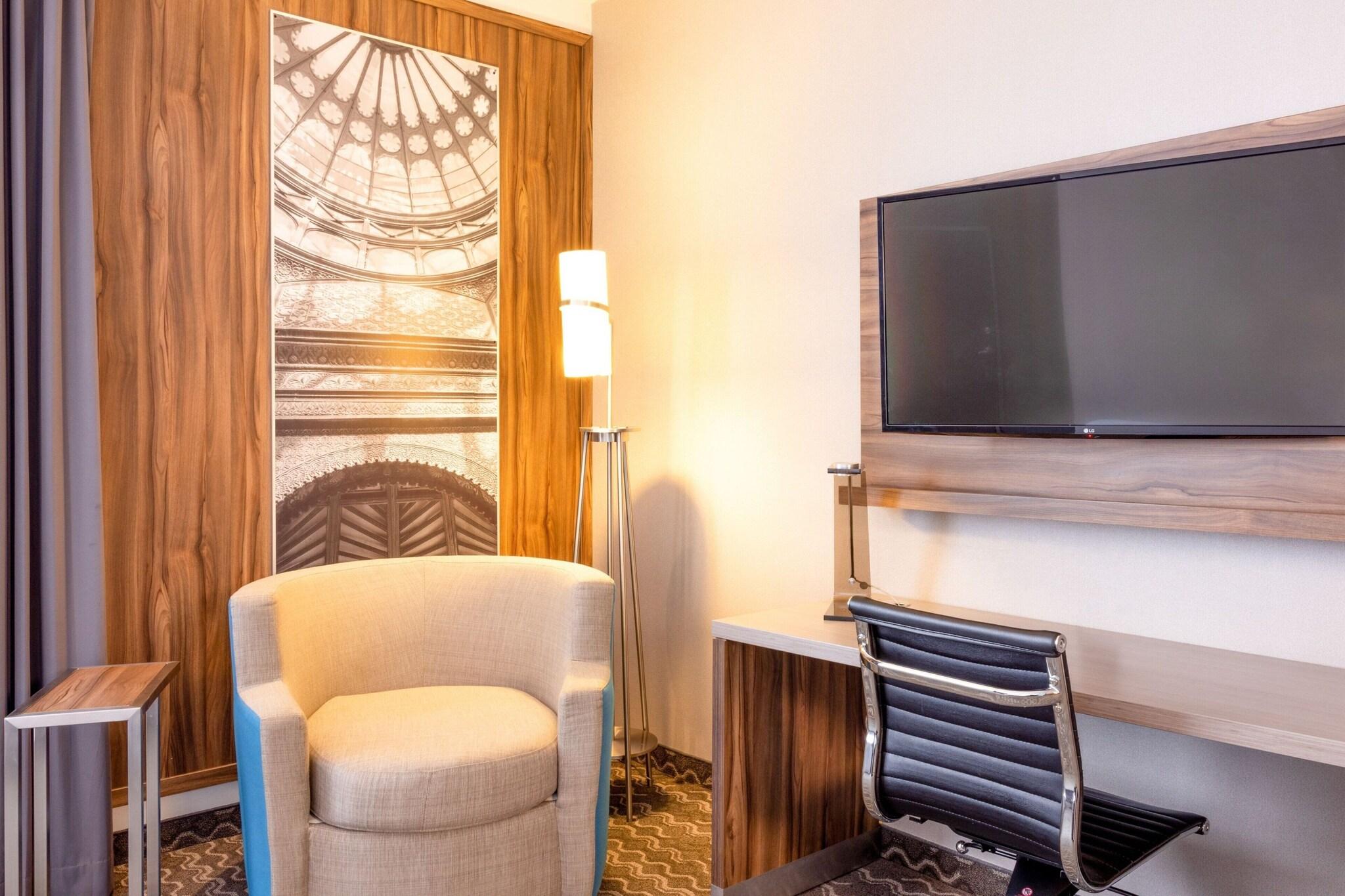 Double Queen Size Bed