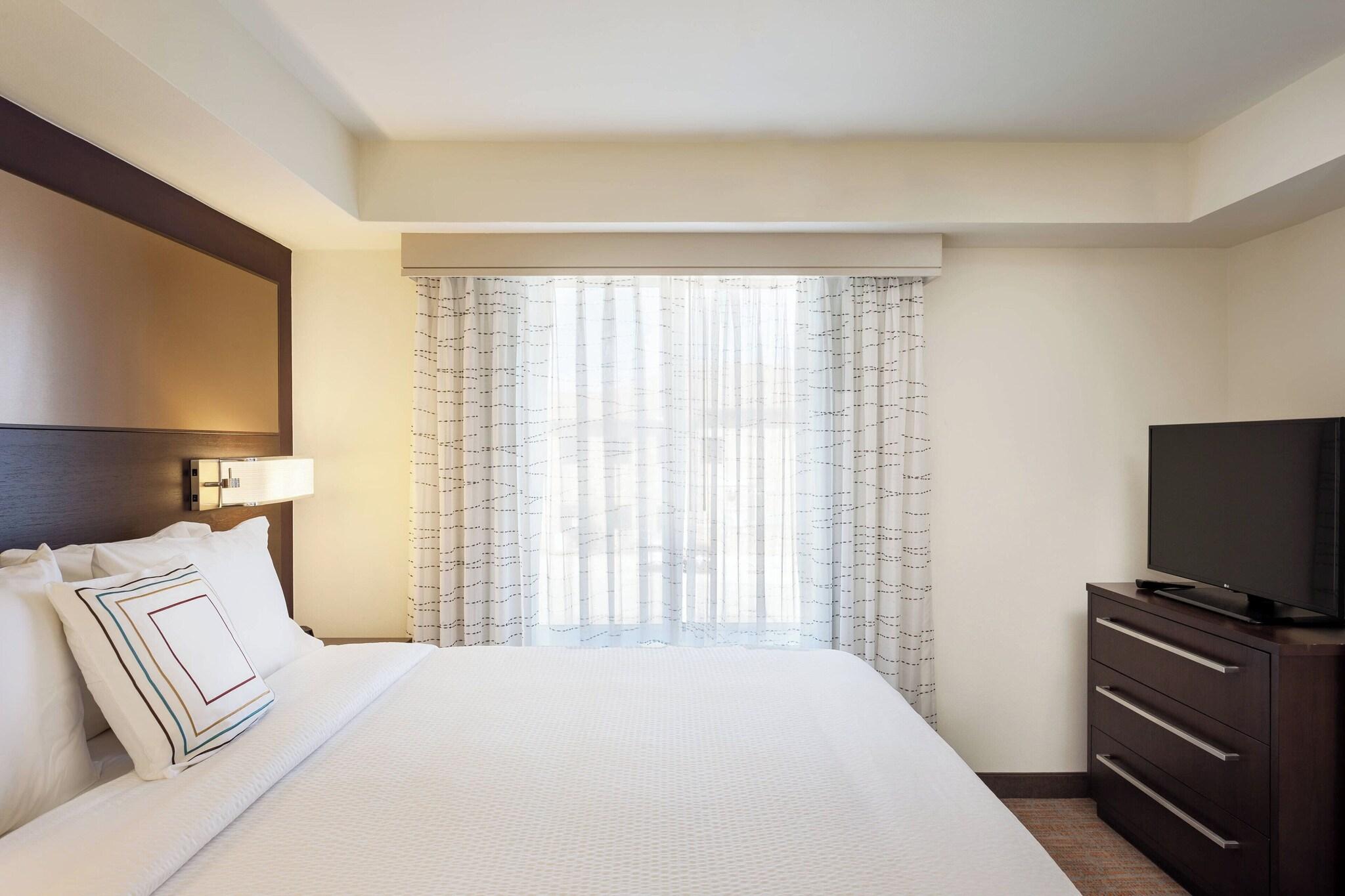 Suite King Bed One Bedroom 