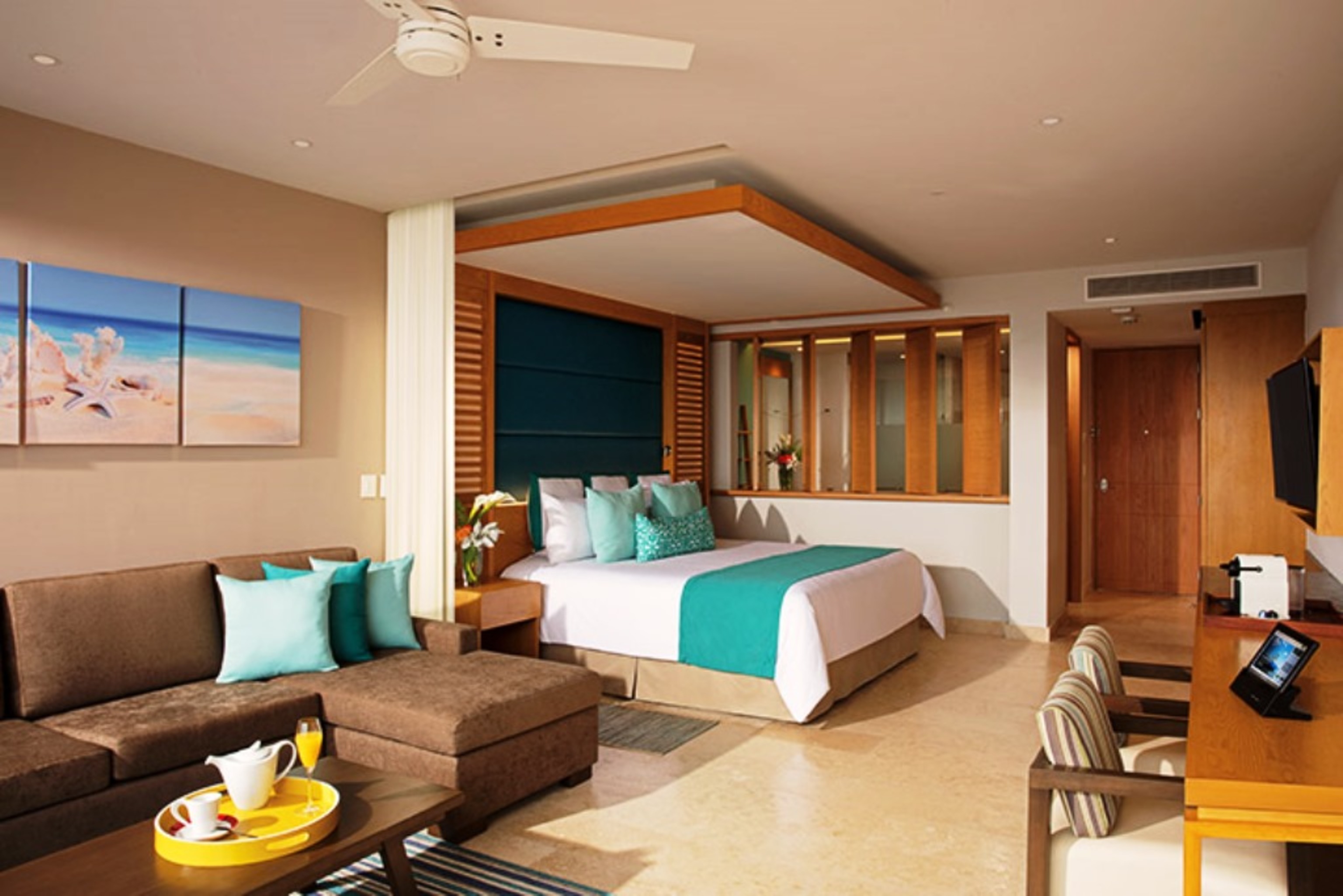 Junior Suite Ocean View King Bed