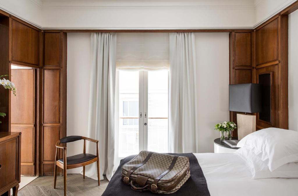 Double Deluxe One Bed