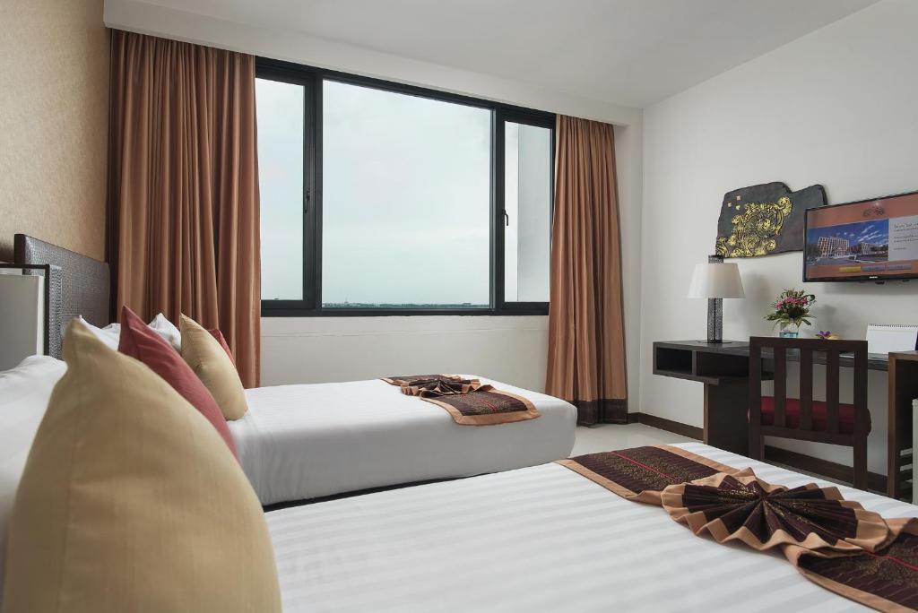 Double or Twin Deluxe with Views