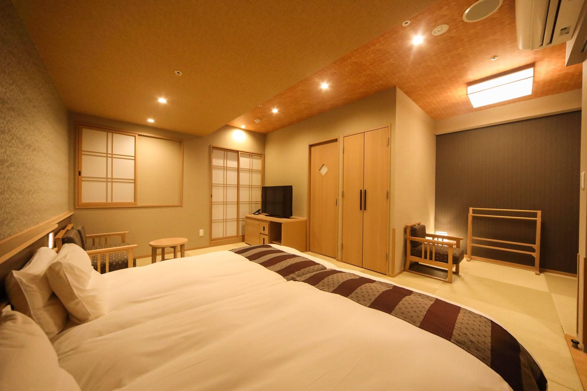 Twin Deluxe Two Beds