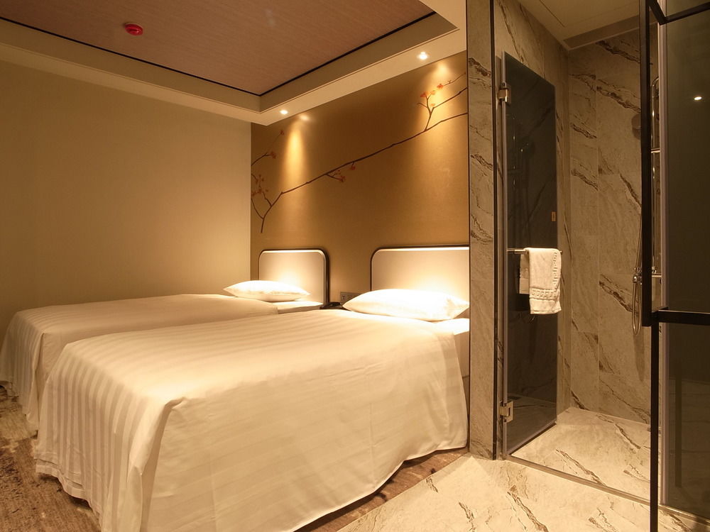 Family Room City View