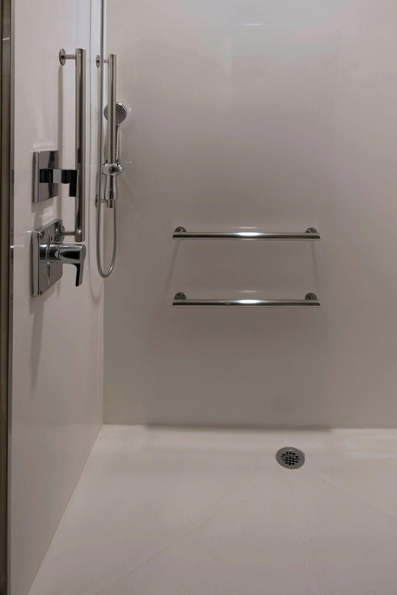 Quadruple Two Queen Beds Non Smoking