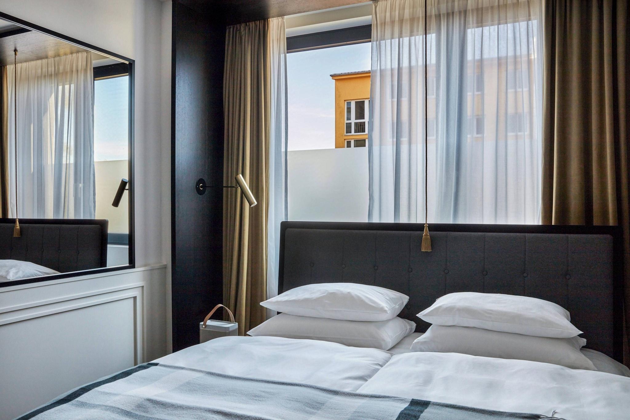 Double Superior Queen Bed