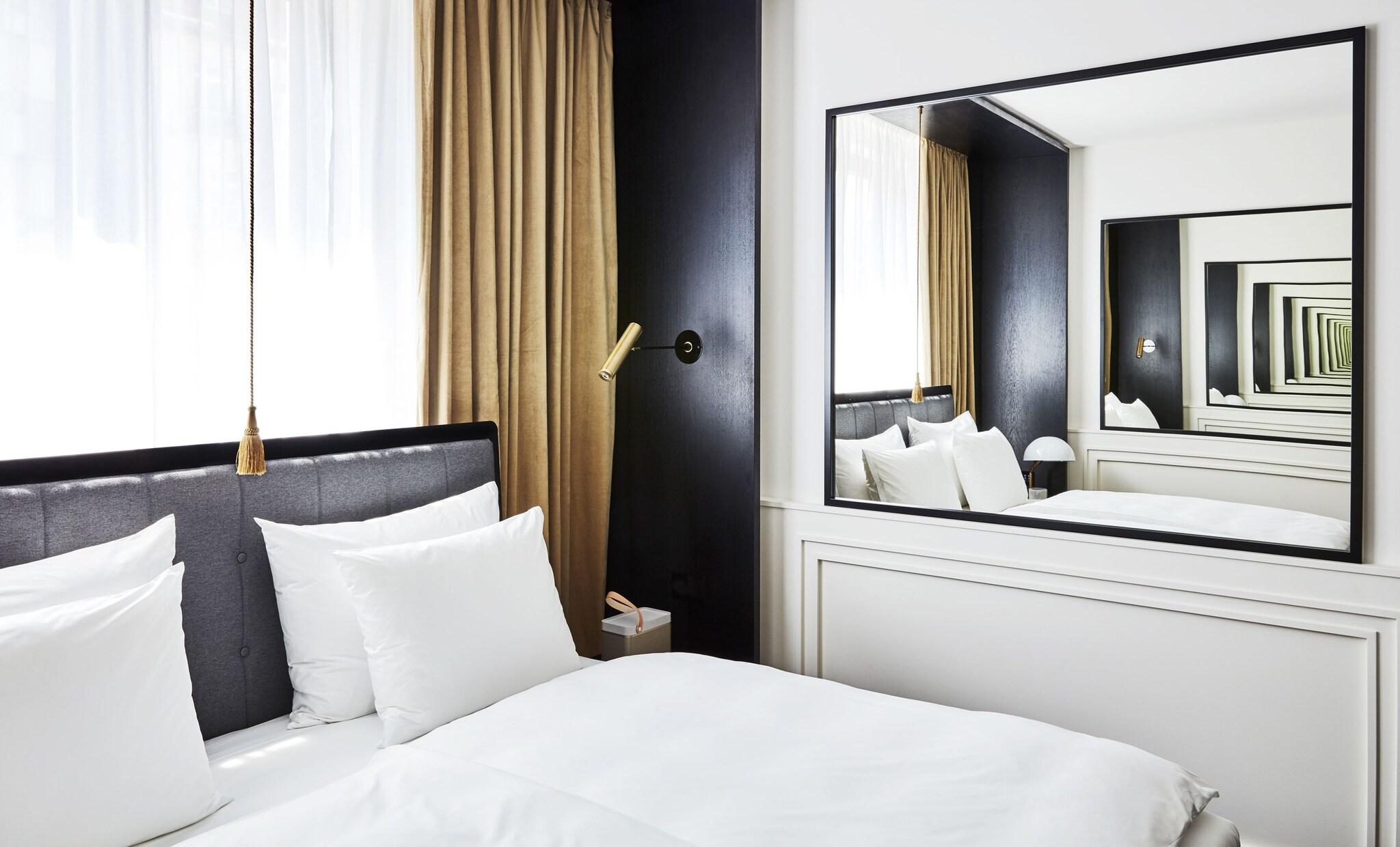 Double Deluxe King Bed