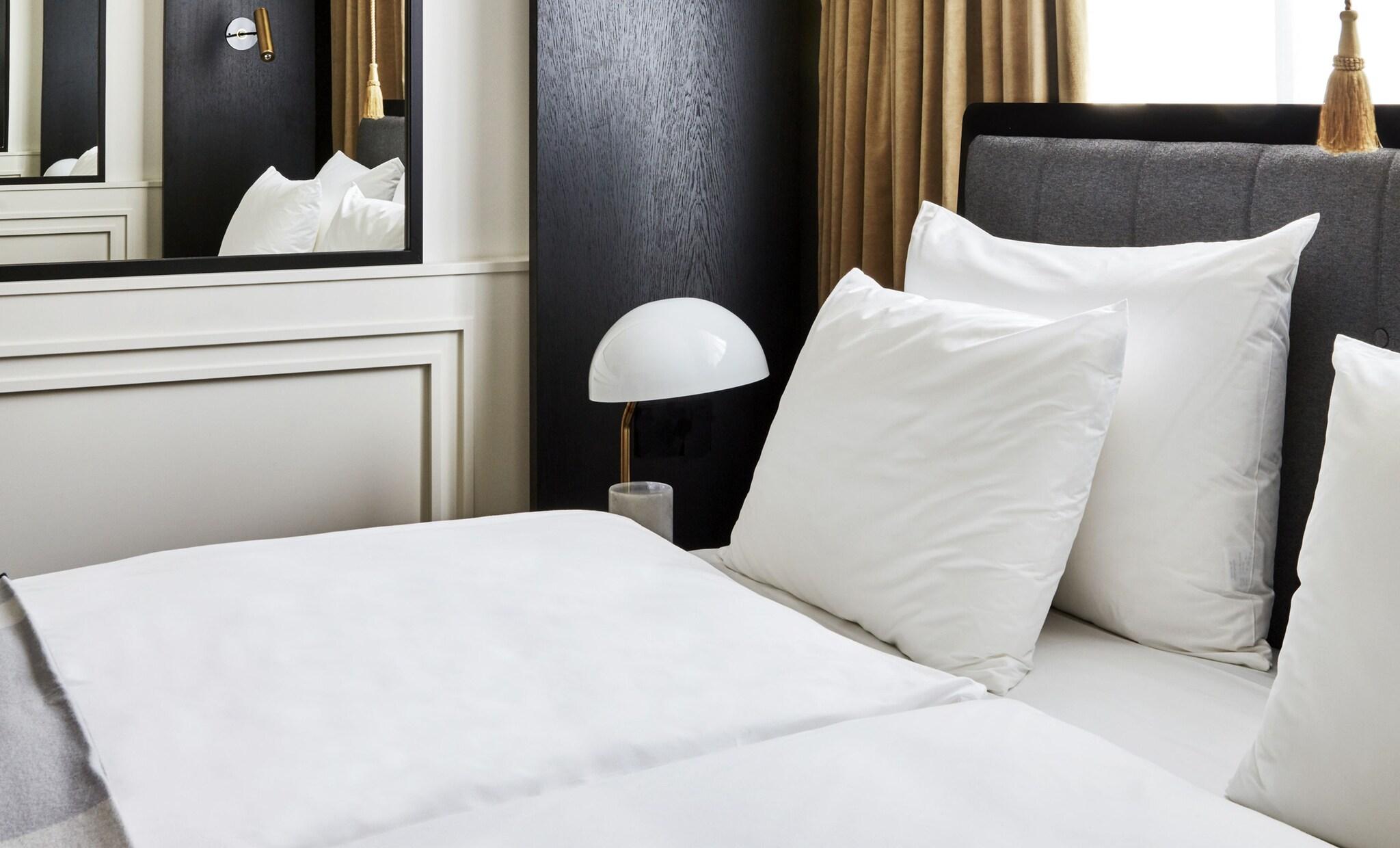 Double Deluxe King Bed