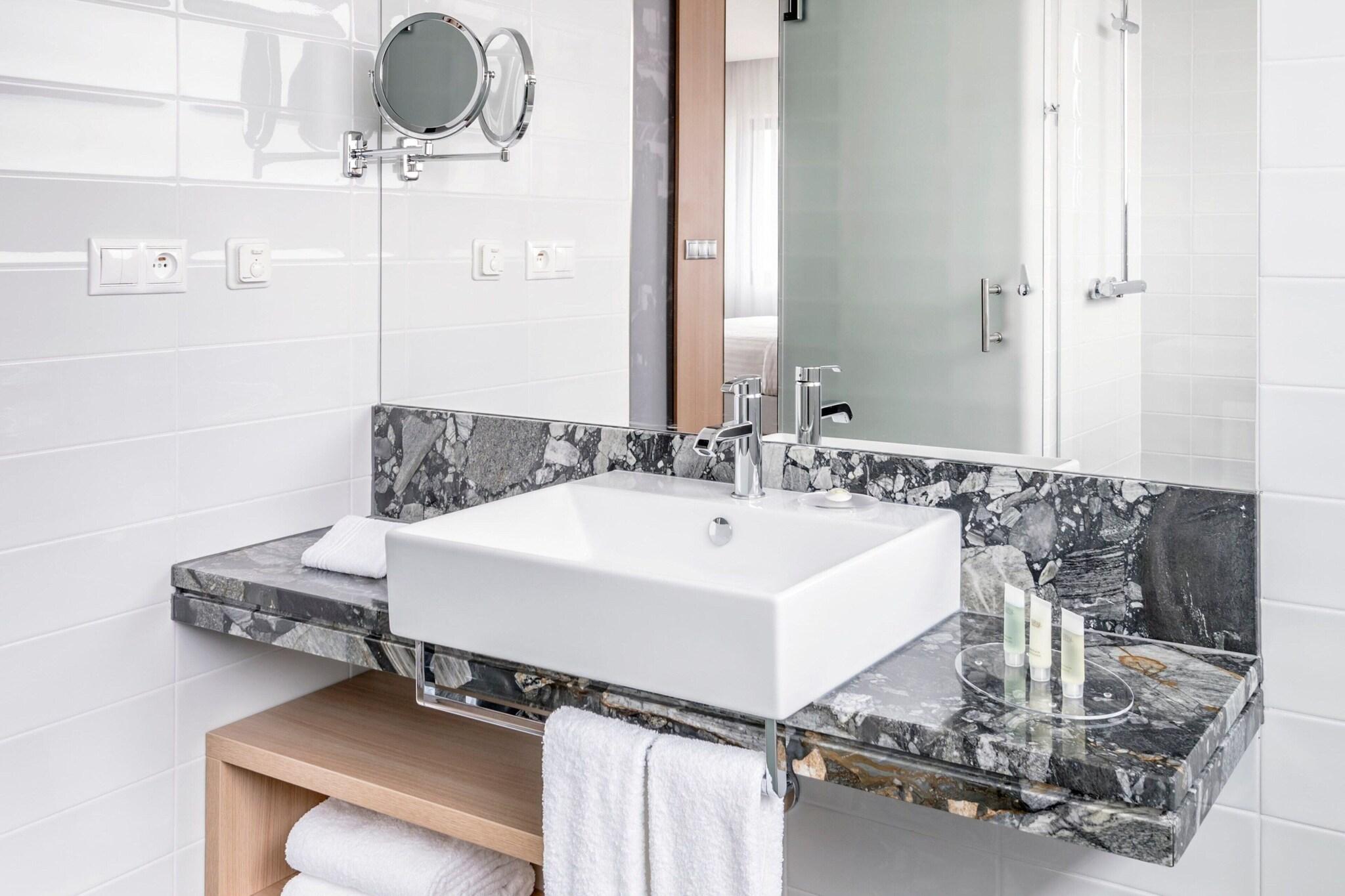 Double Superior King Bed